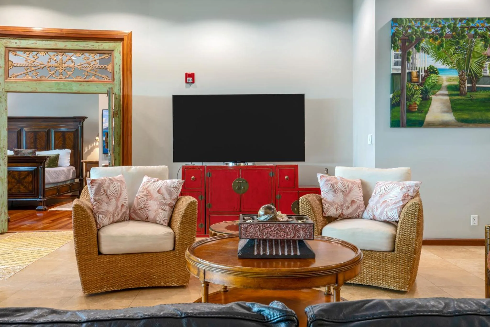 Living room in Luana Waikiki Hotel & Suites