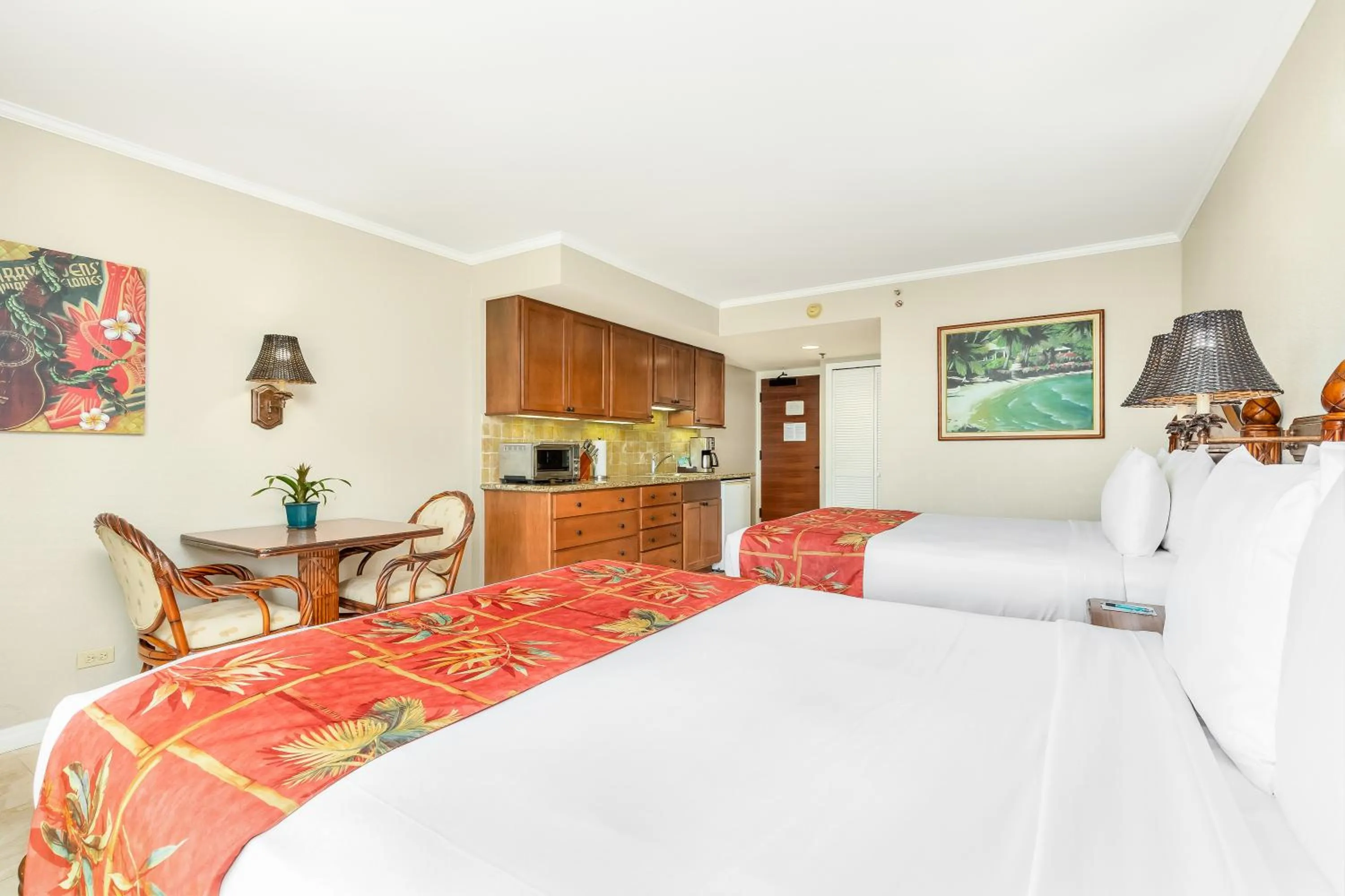 Bedroom, Bed in Luana Waikiki Hotel & Suites