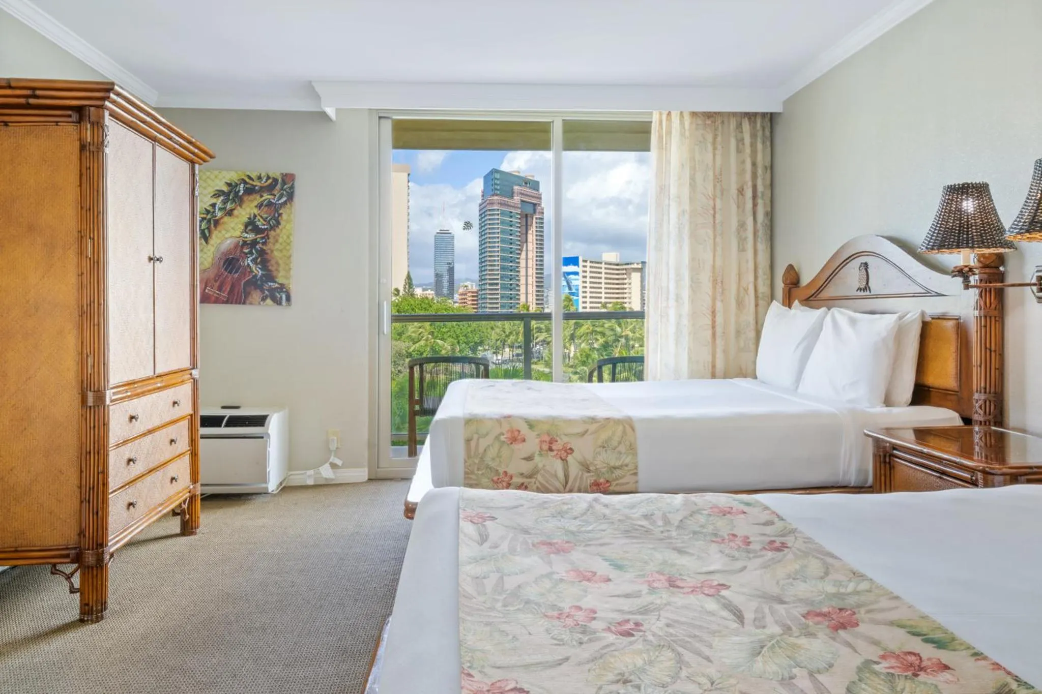 Bedroom, Bed in Luana Waikiki Hotel & Suites