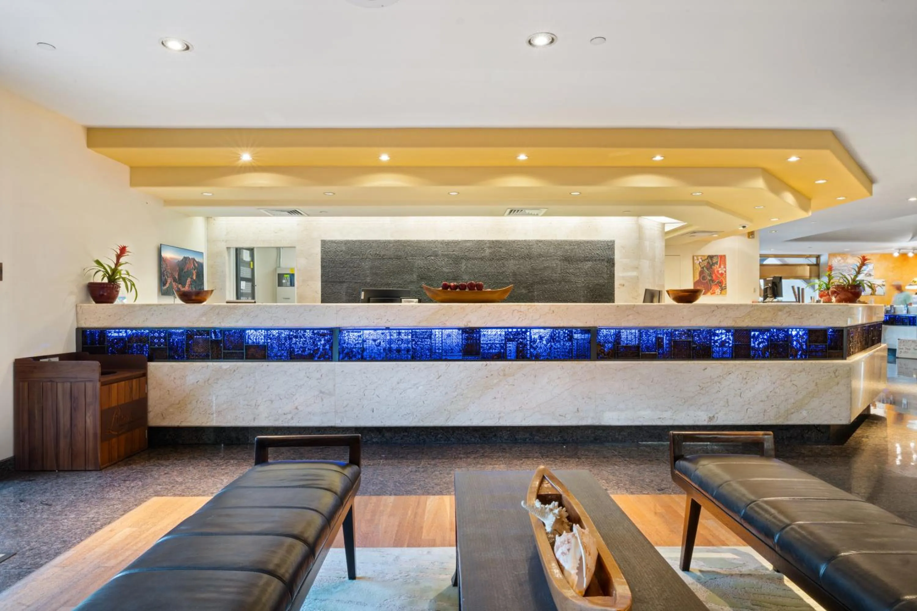 Lobby or reception in Luana Waikiki Hotel & Suites