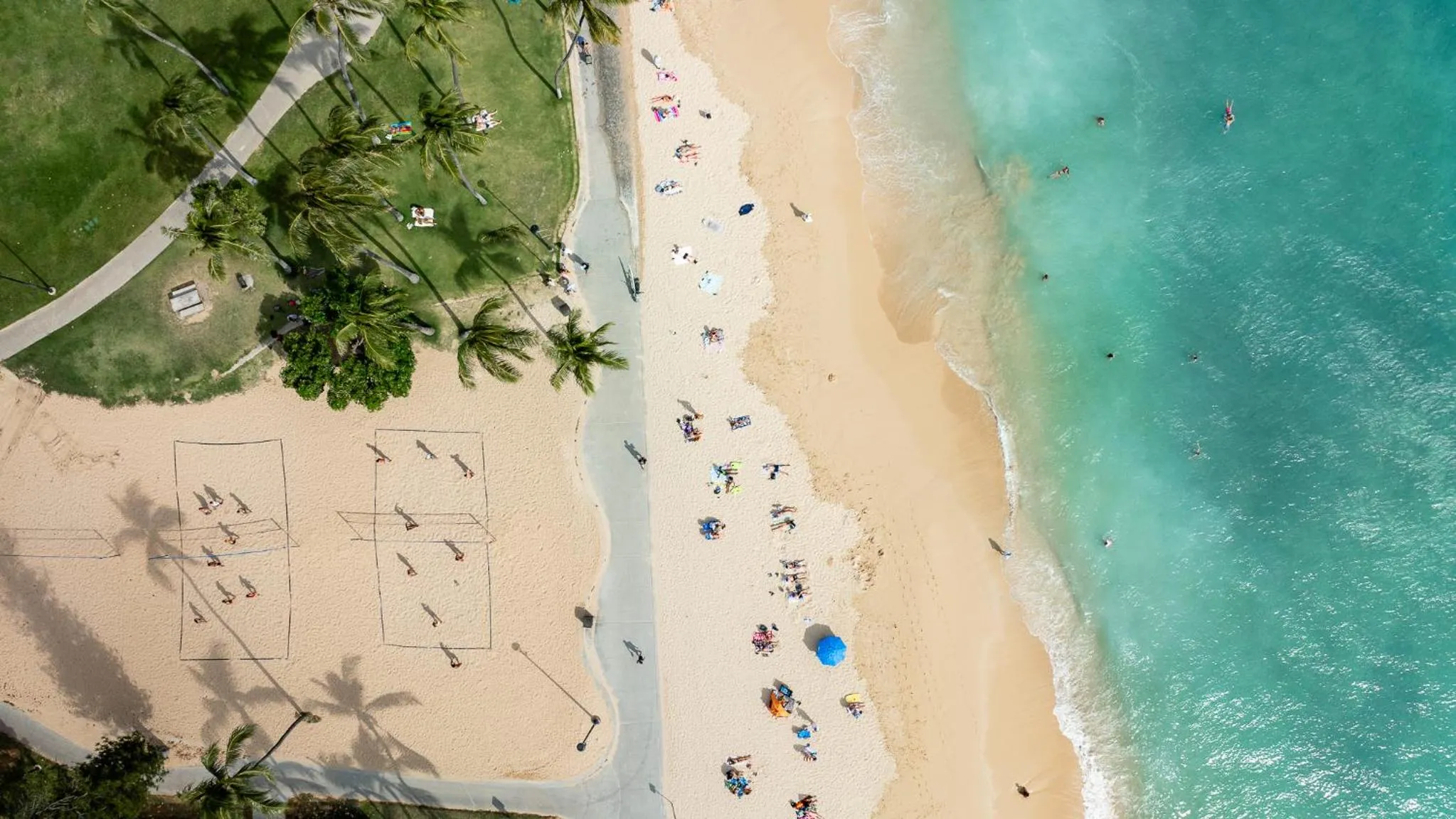 Beach in Luana Waikiki Hotel & Suites