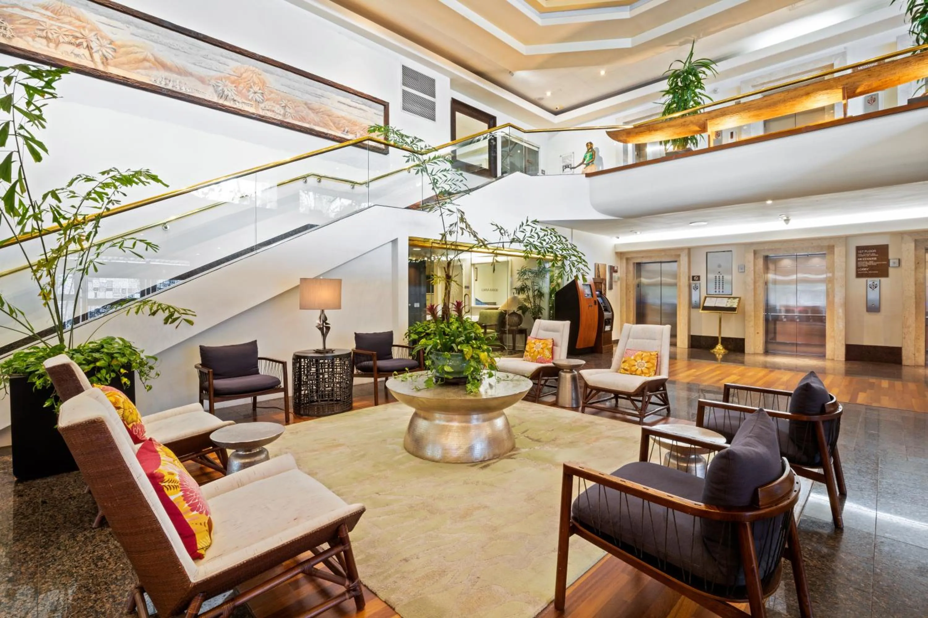 Lobby or reception in Luana Waikiki Hotel & Suites