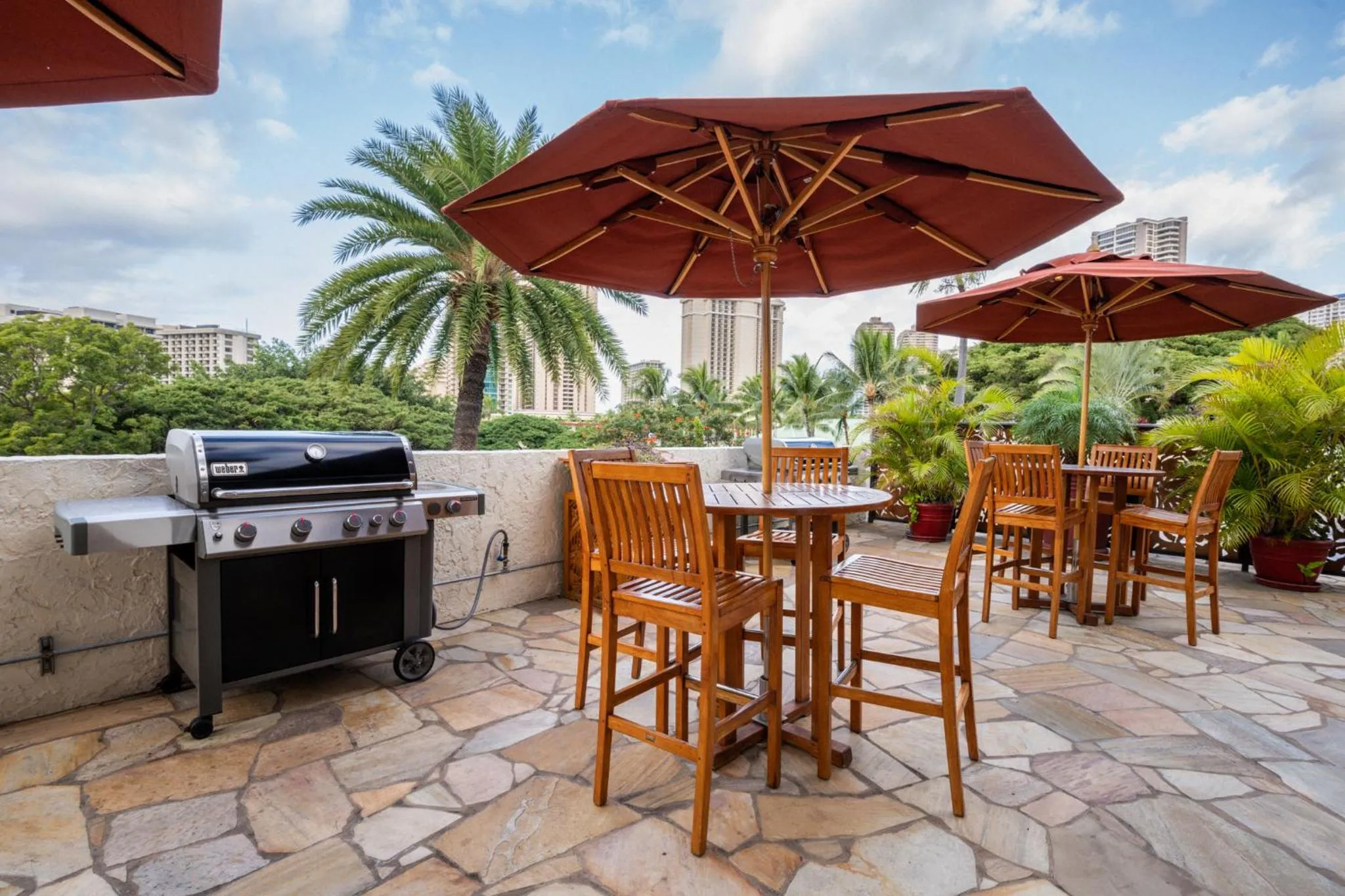 BBQ facilities in Luana Waikiki Hotel & Suites