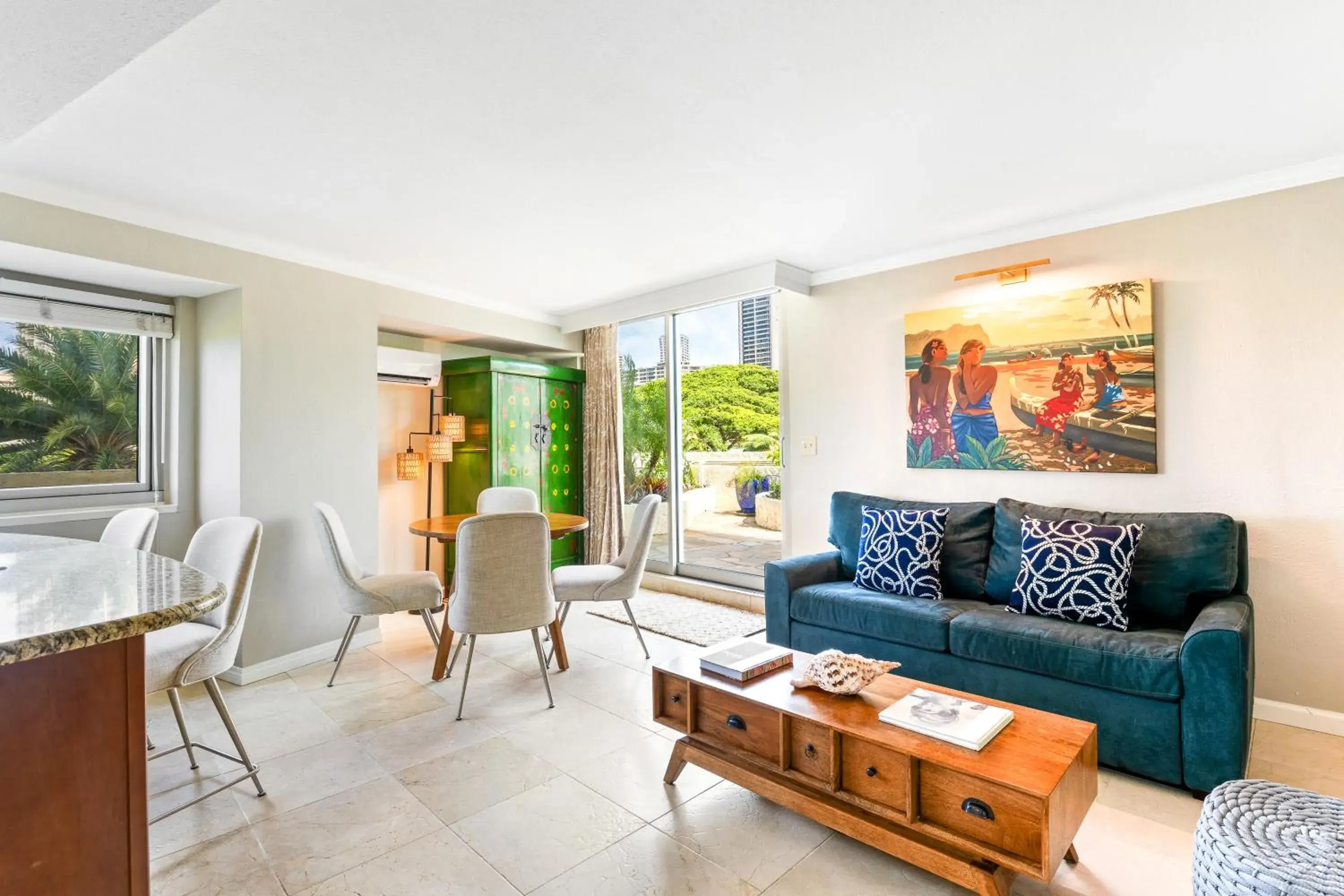 Luana Waikiki Hotel & Suites Luana Waikiki Hotel & Suites