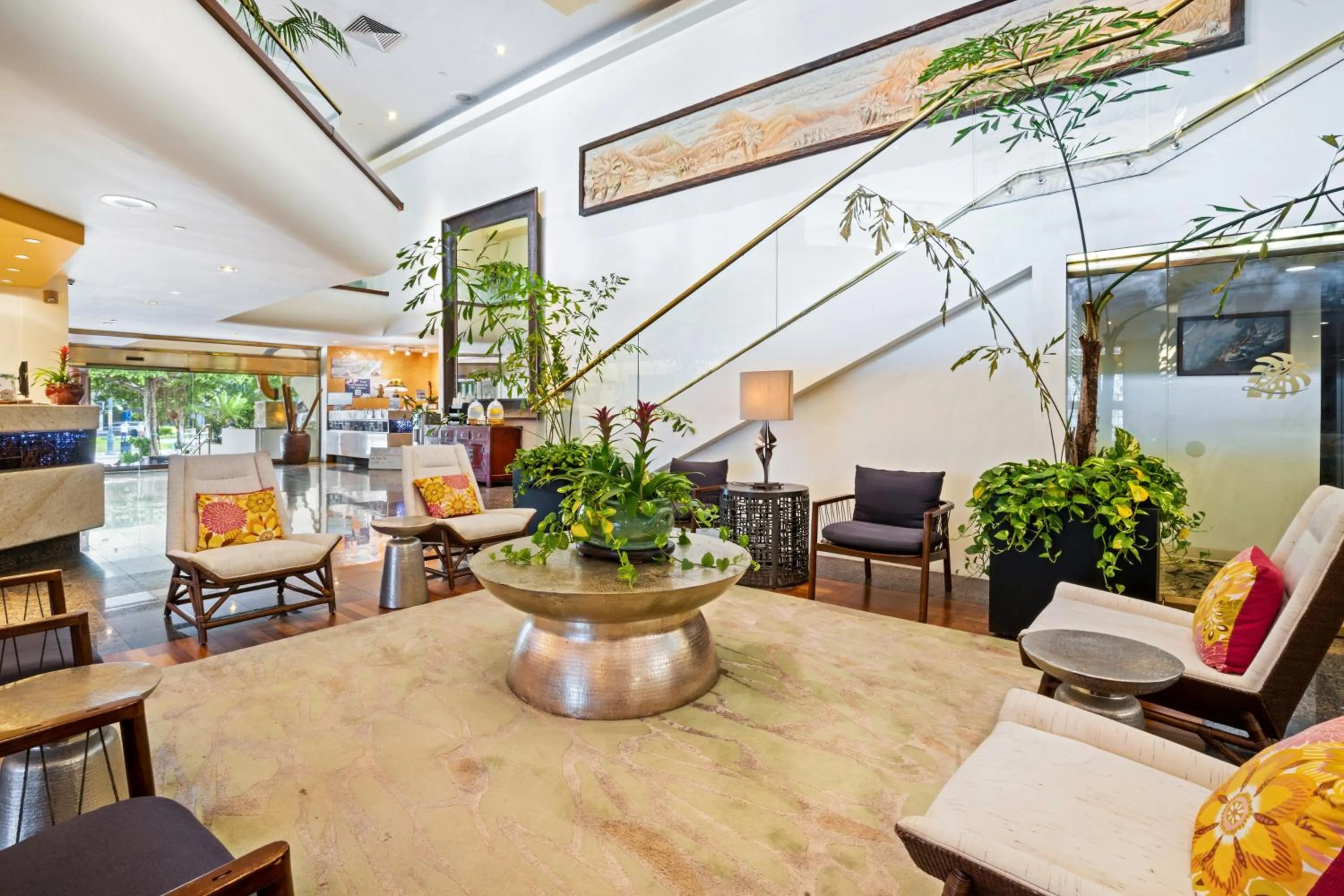 Lobby or reception in Luana Waikiki Hotel & Suites