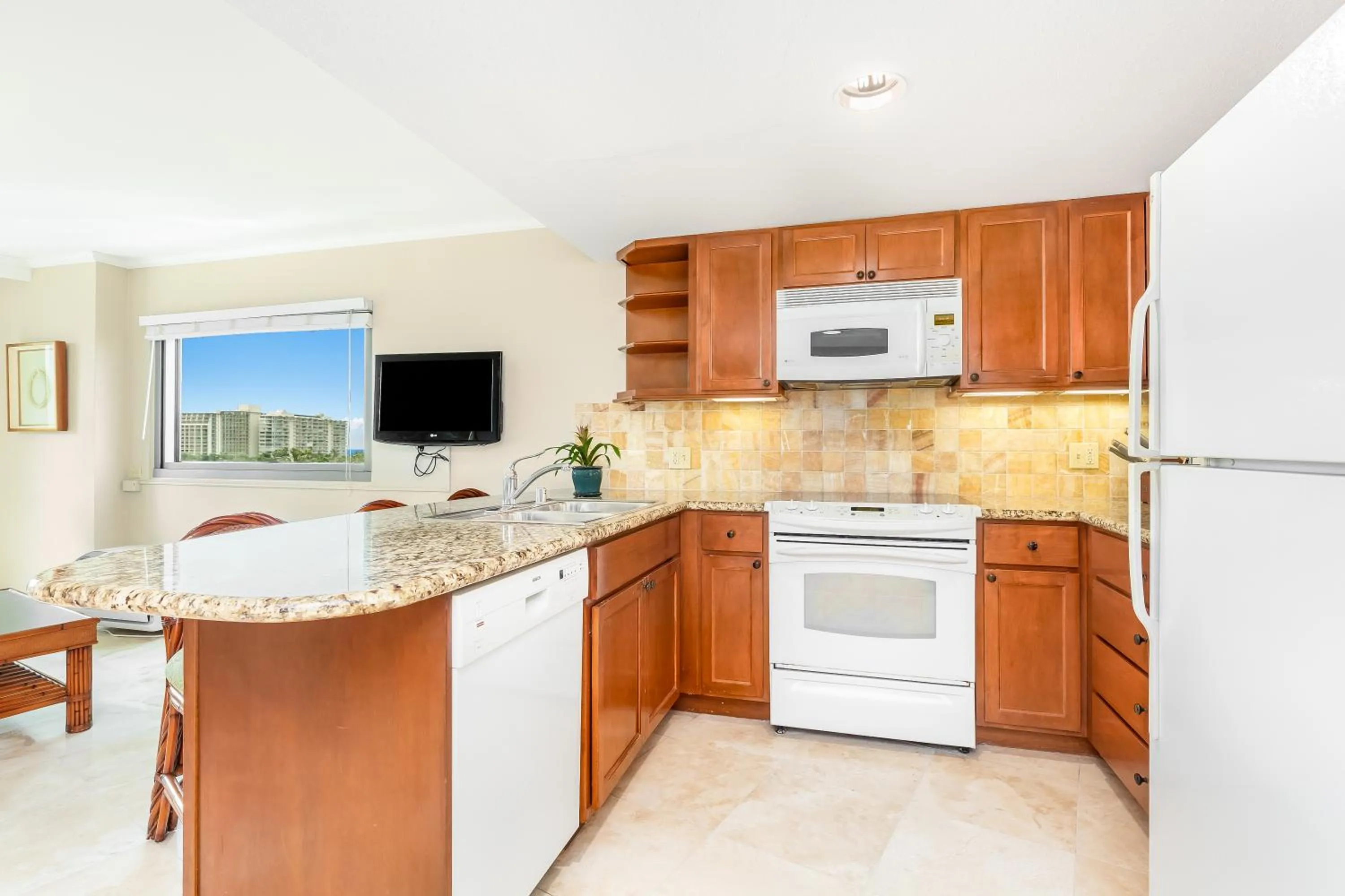 Kitchen or kitchenette in Luana Waikiki Hotel & Suites