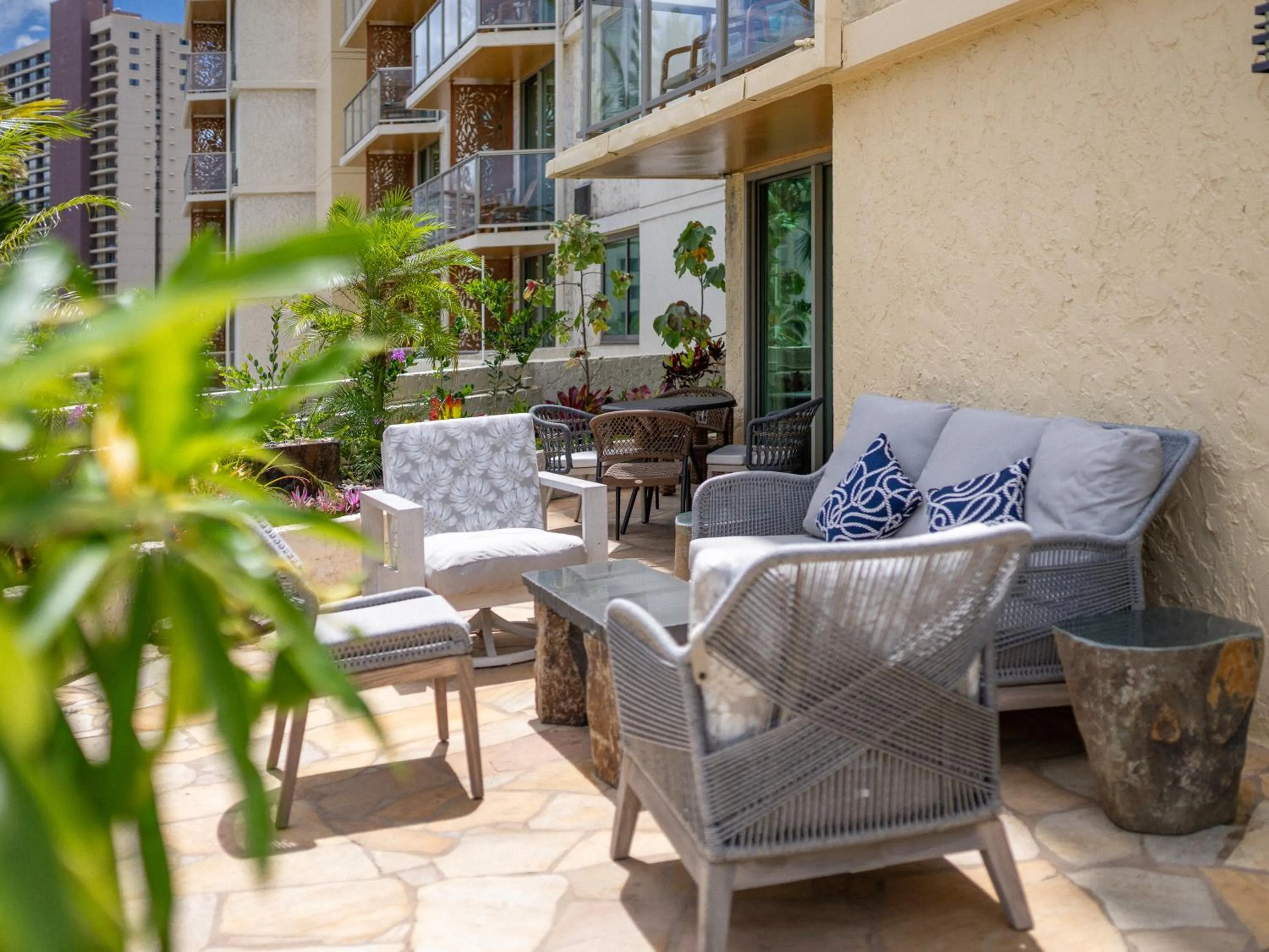 Balcony/Terrace in Luana Waikiki Hotel & Suites