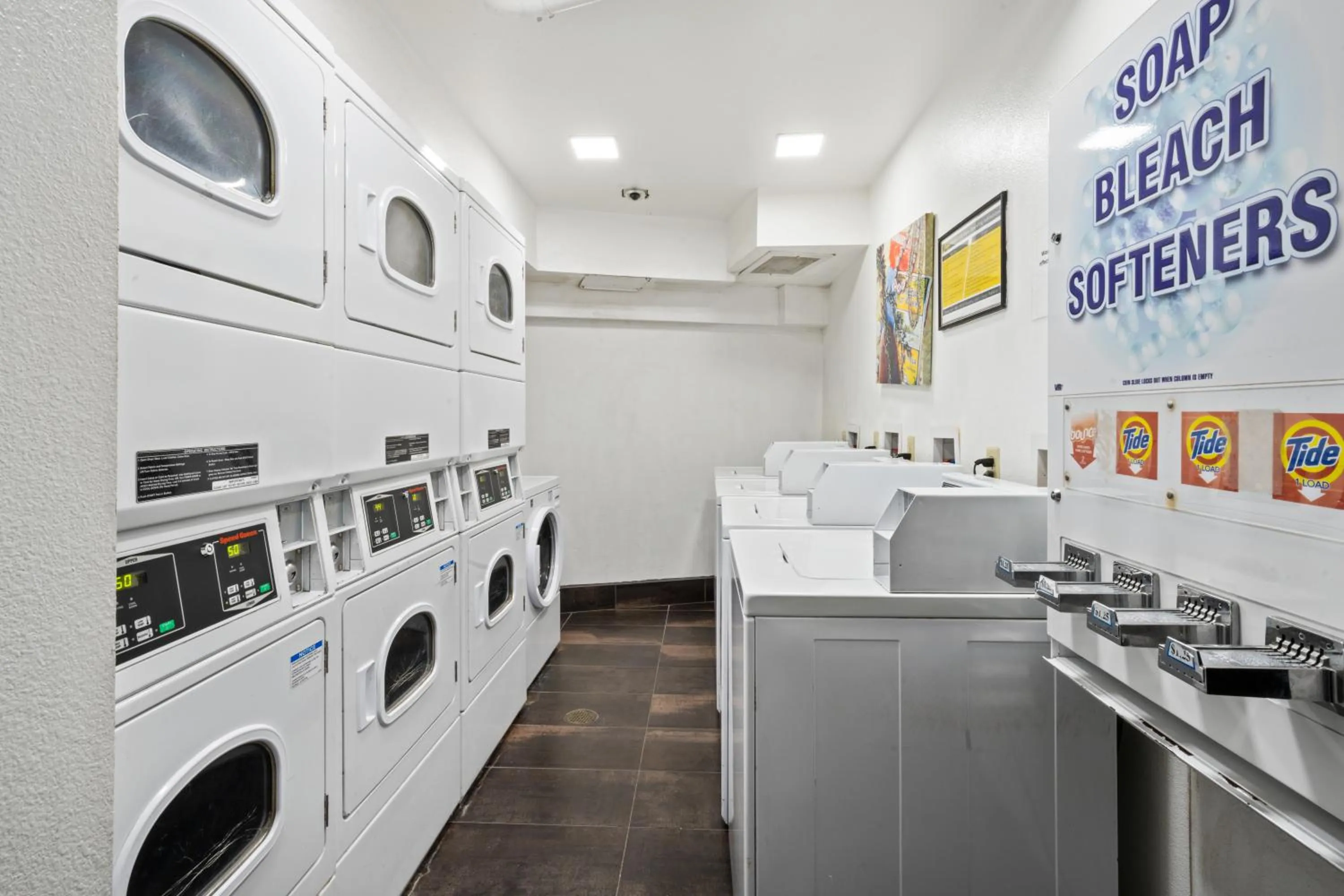 washing machine in Luana Waikiki Hotel & Suites