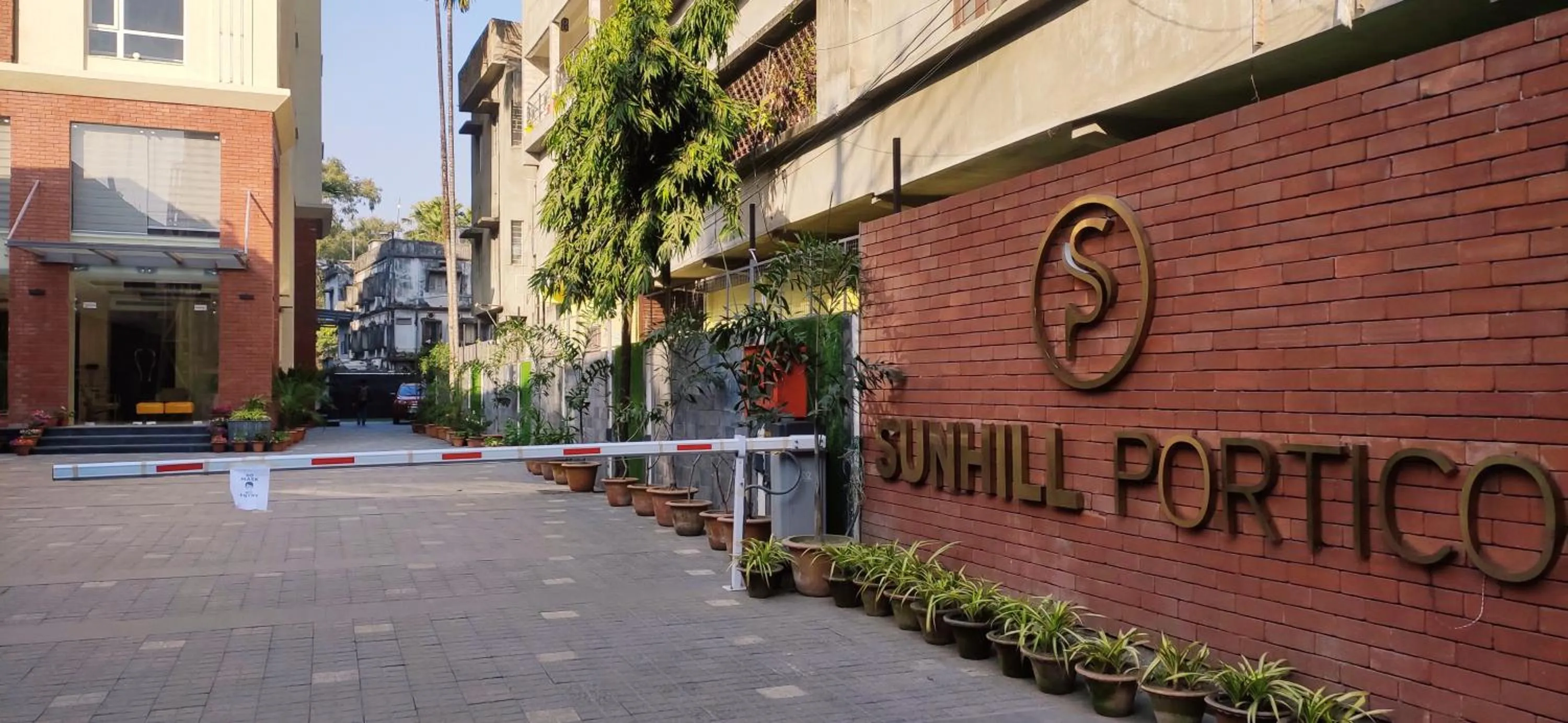 Facade/entrance in Sunhill Portico