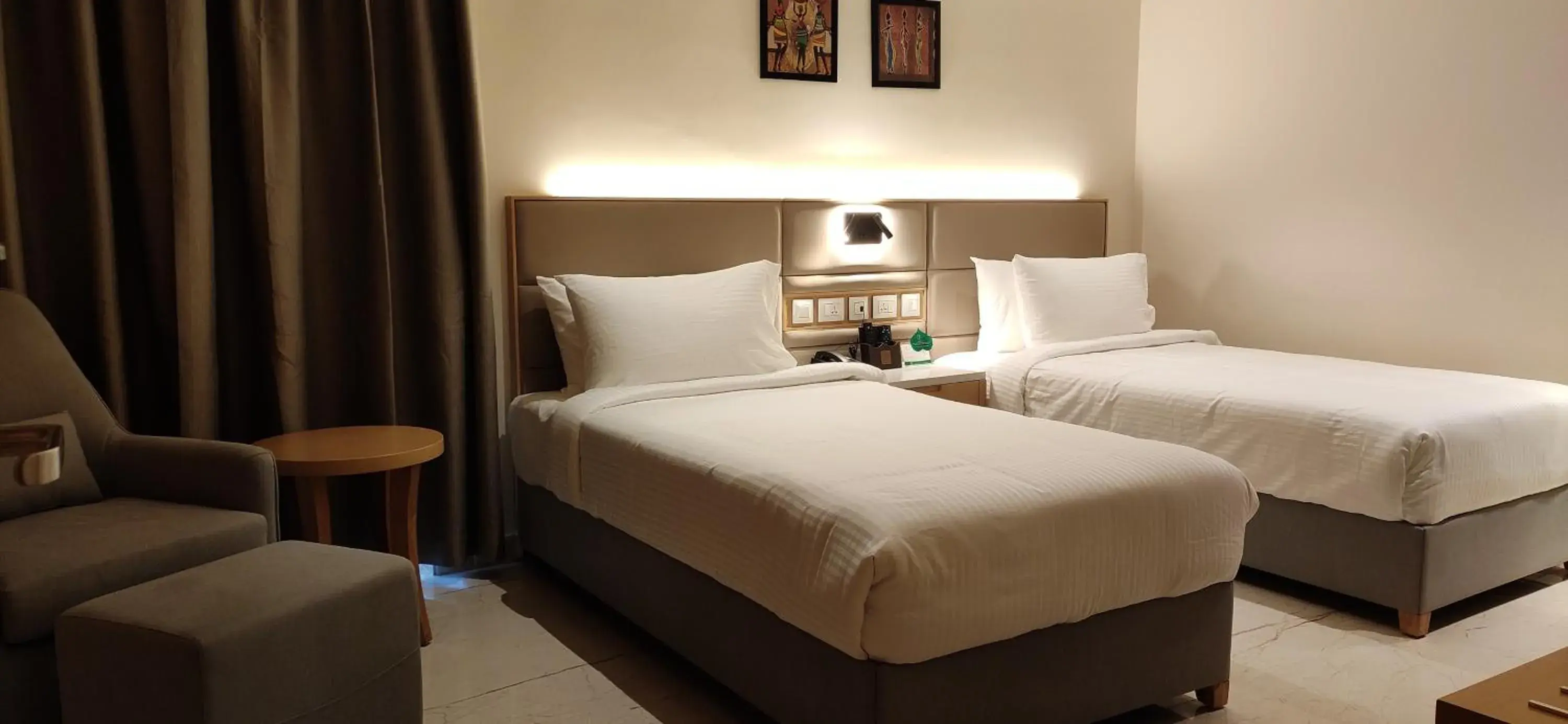 Photo of the whole room, Bed in Sunhill Portico Photo of the whole room, Bed in Sunhill Portico