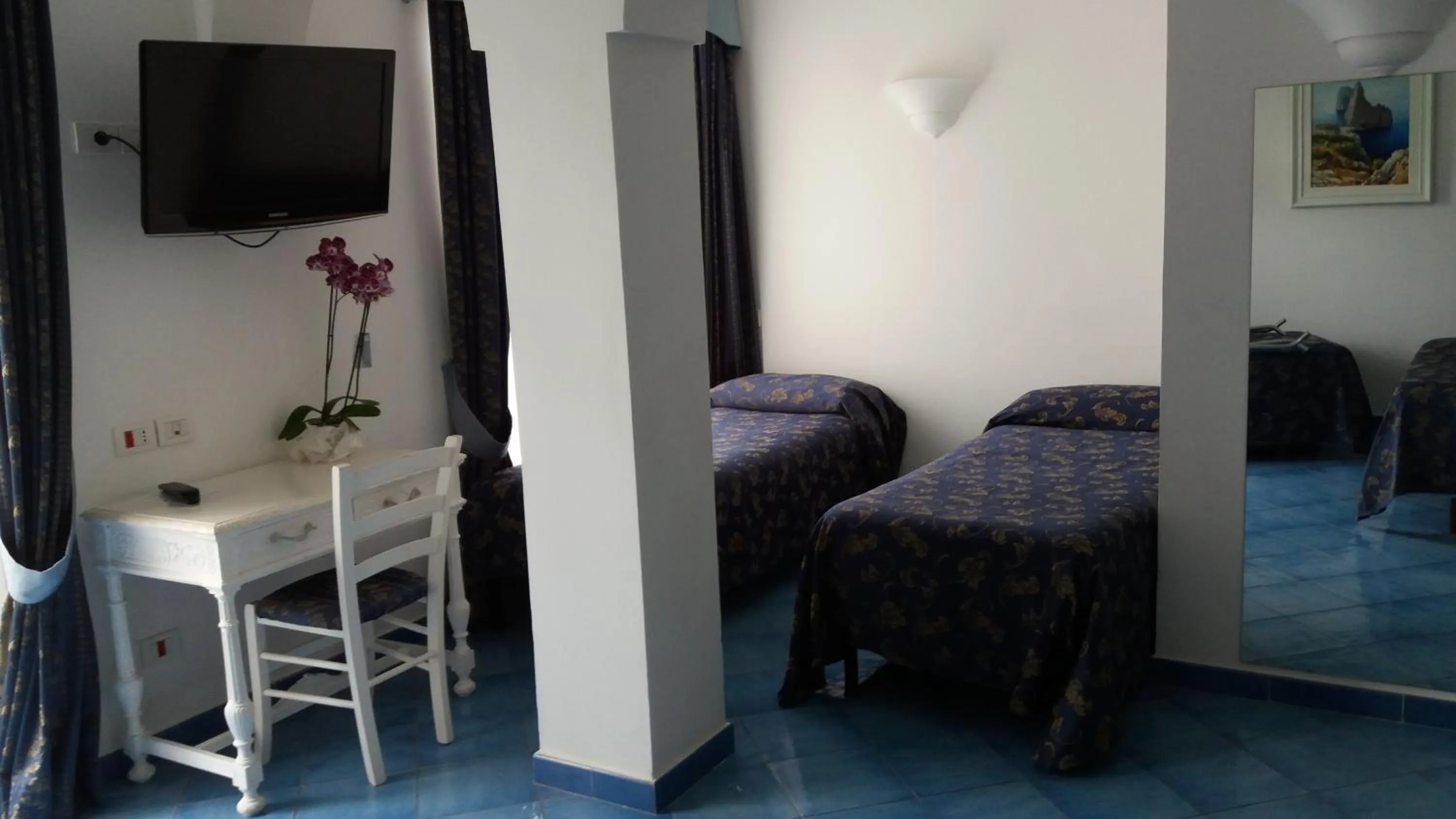 Bed in Hotel Bussola