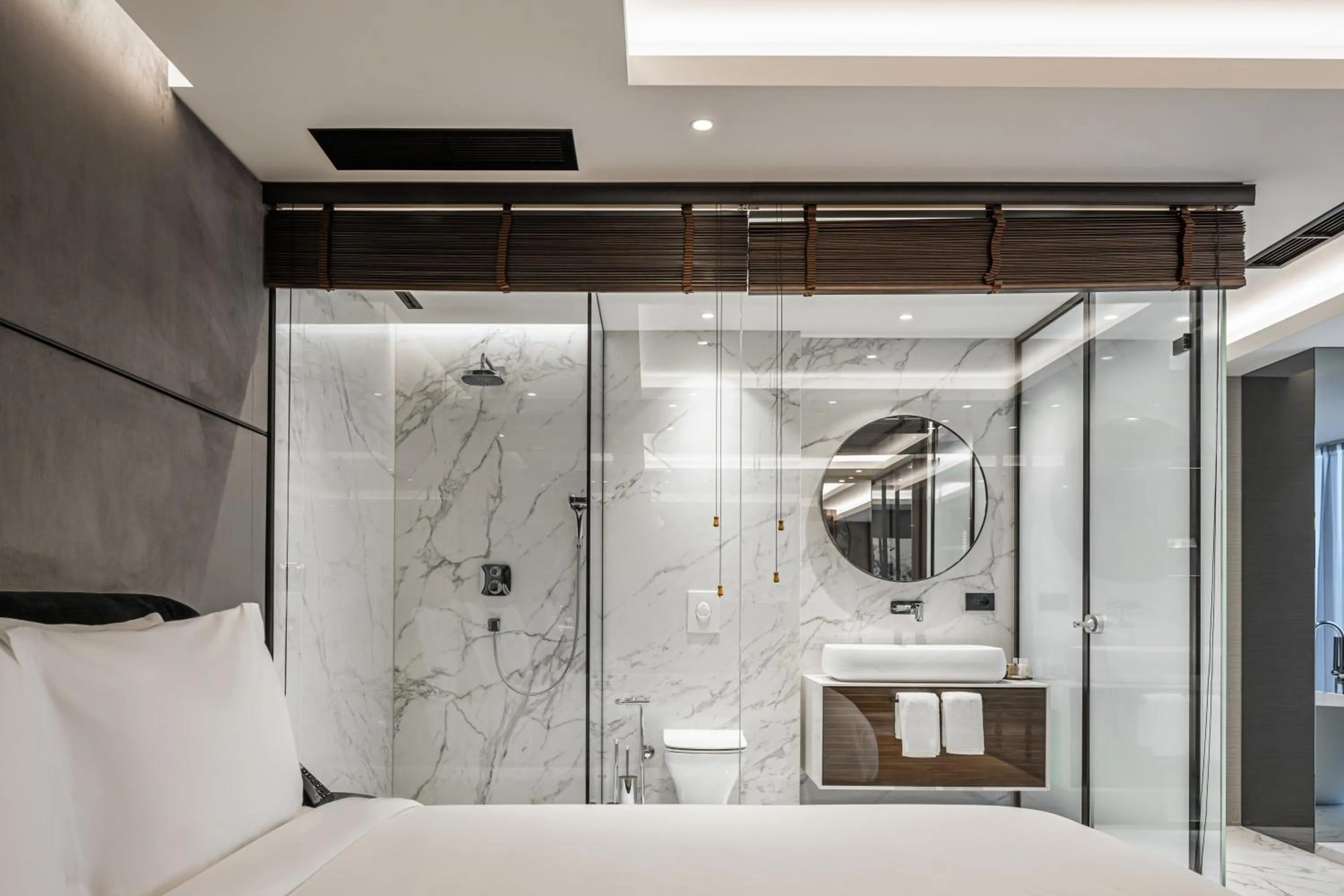 Bathroom, Bed in Hotel MANAMI