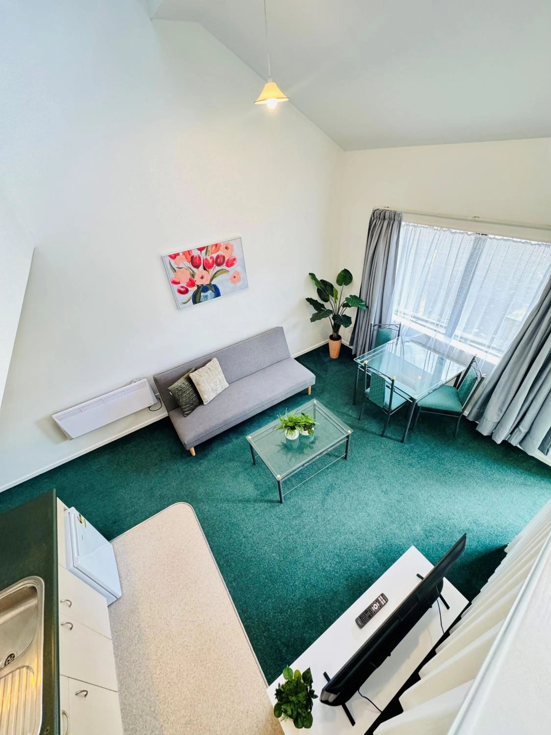 Photo of the whole room in O'Reillys Motel