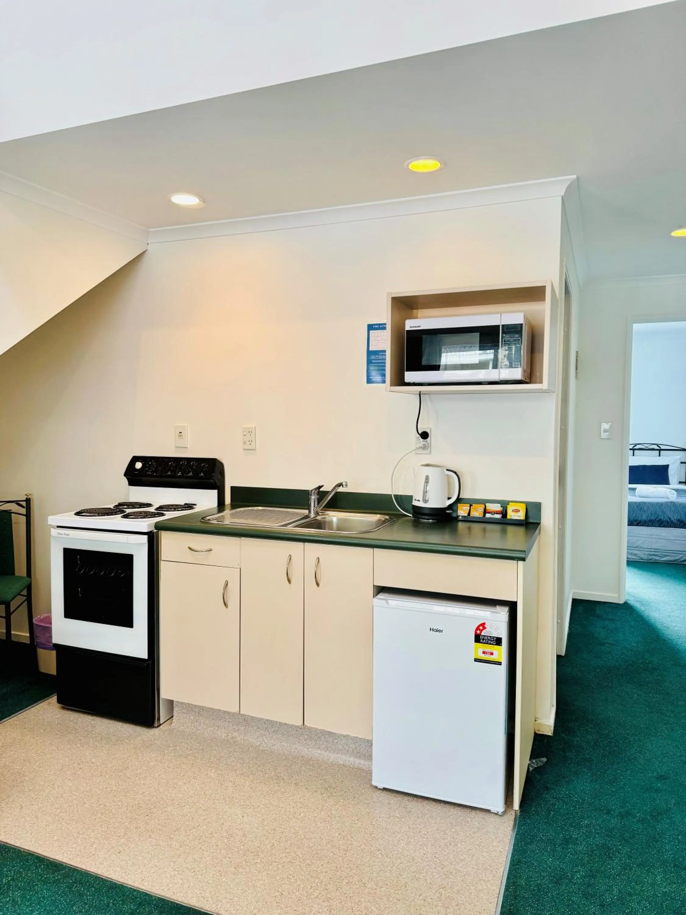 Kitchen or kitchenette in O'Reillys Motel