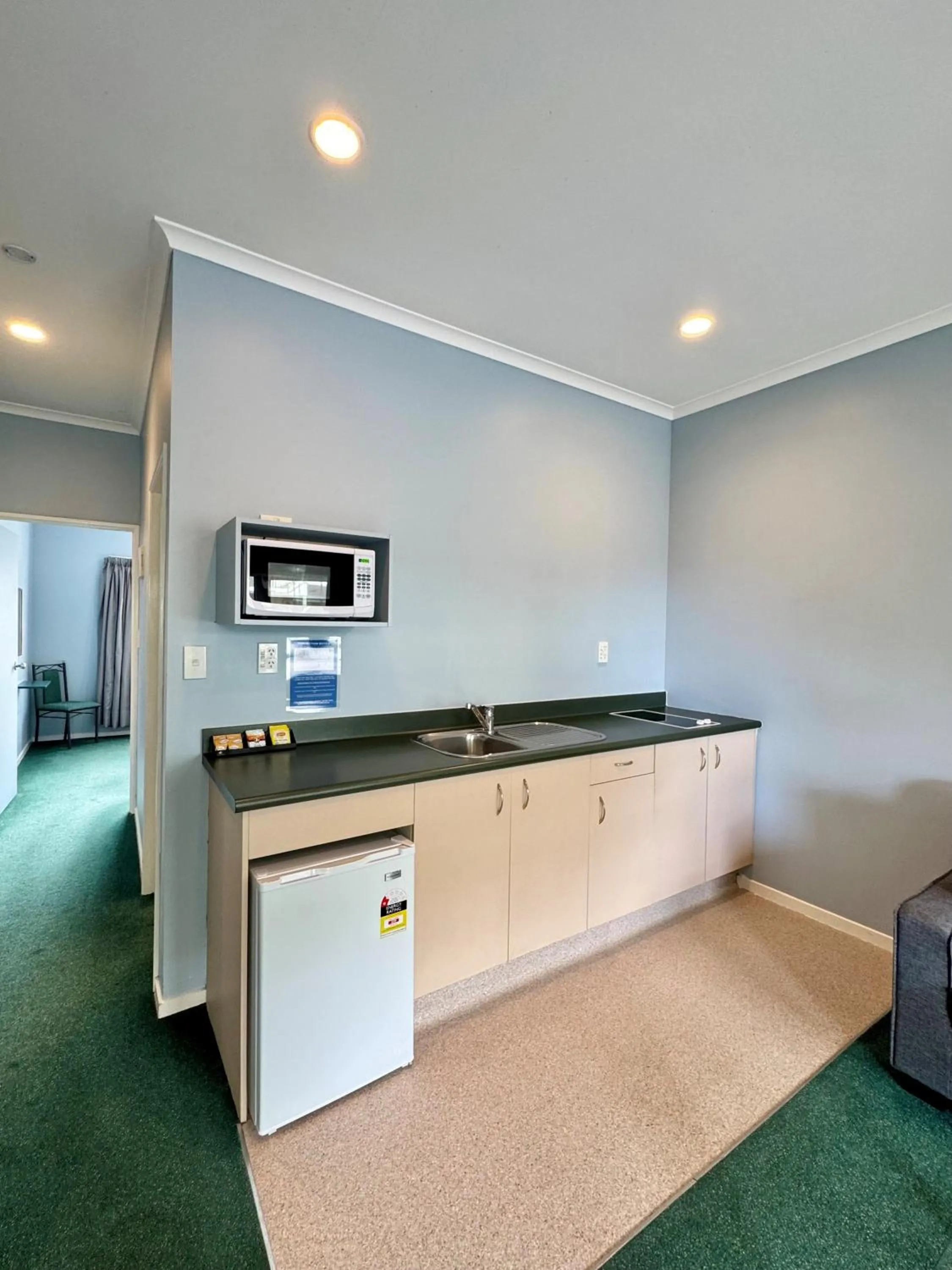 Kitchen or kitchenette in O'Reillys Motel
