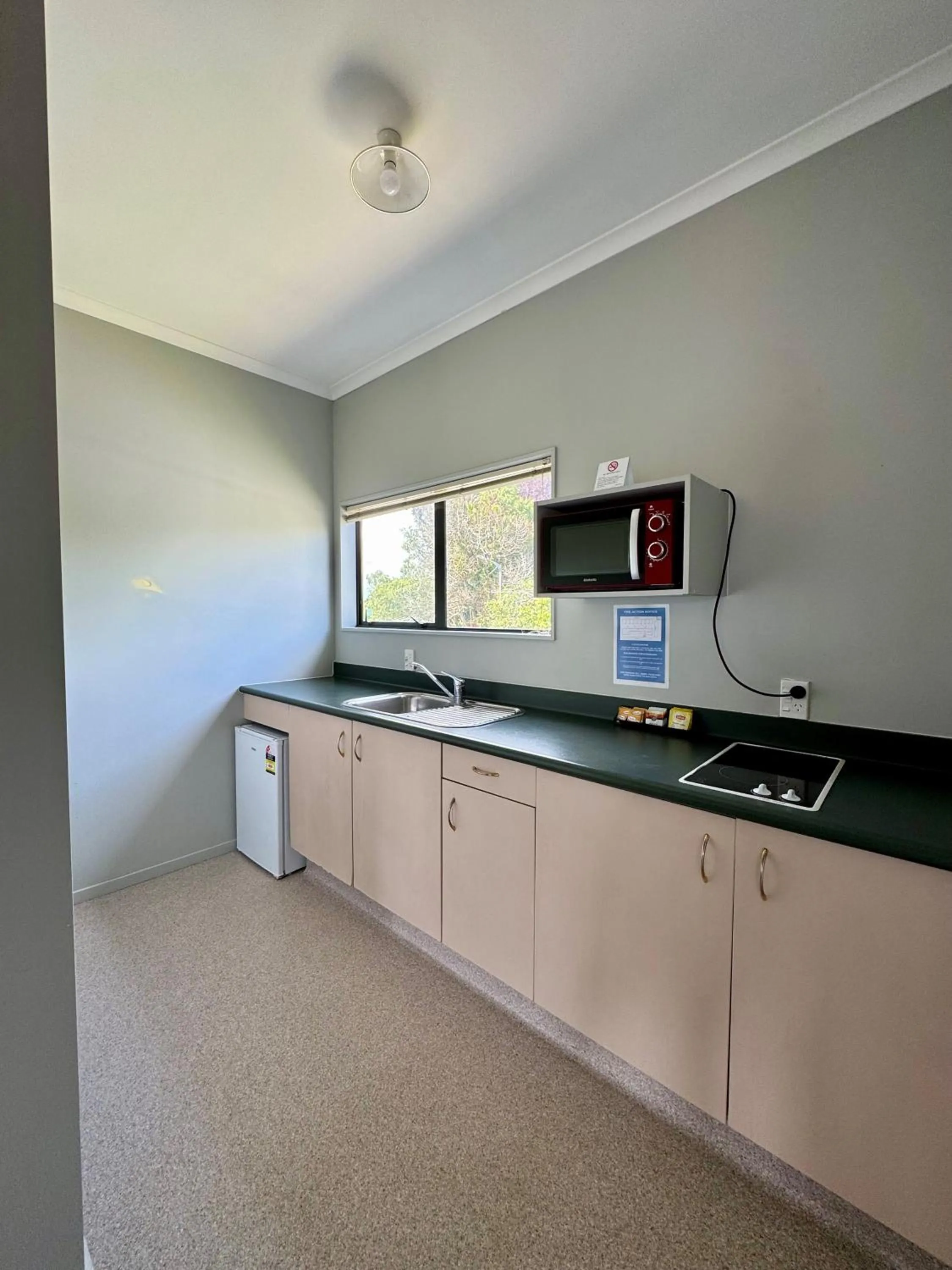 Kitchen or kitchenette in O'Reillys Motel