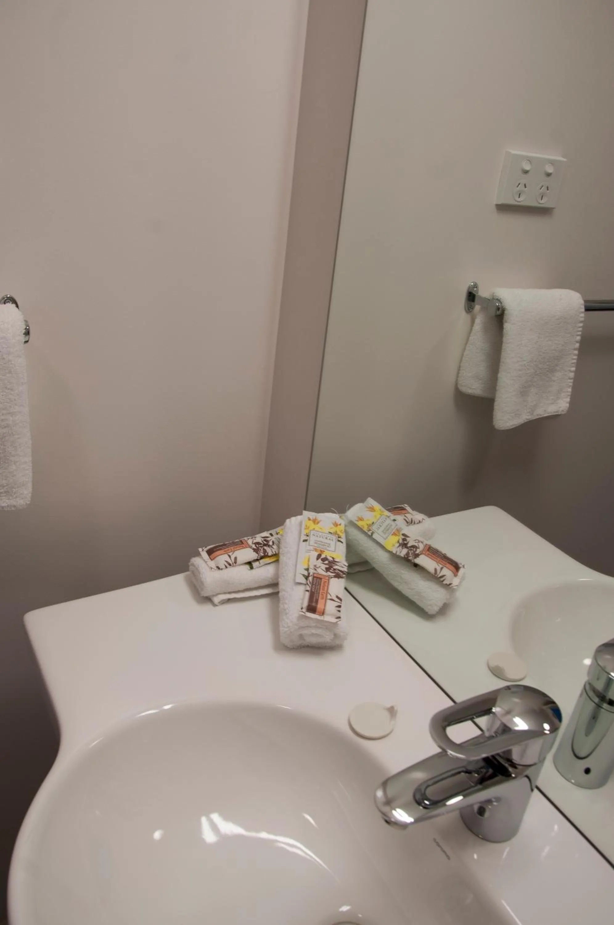 Bathroom in Northpark Motel