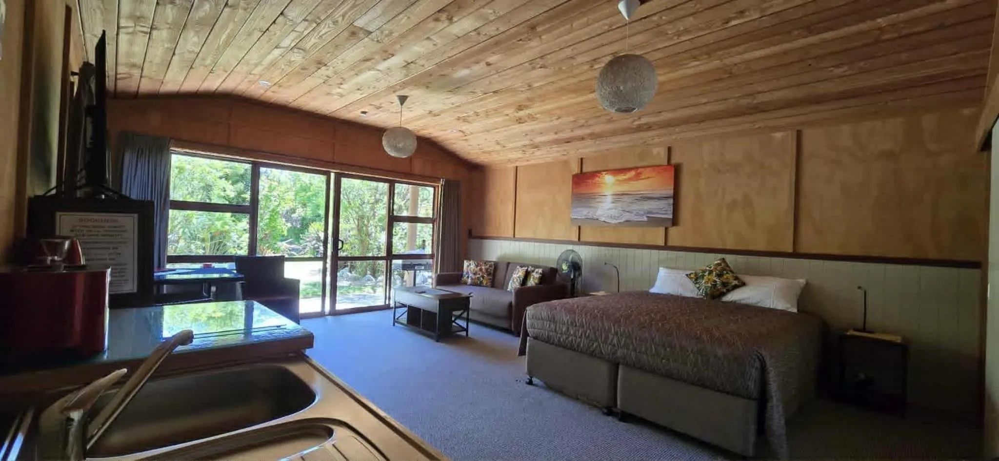 Bed in The Rocks Chalets