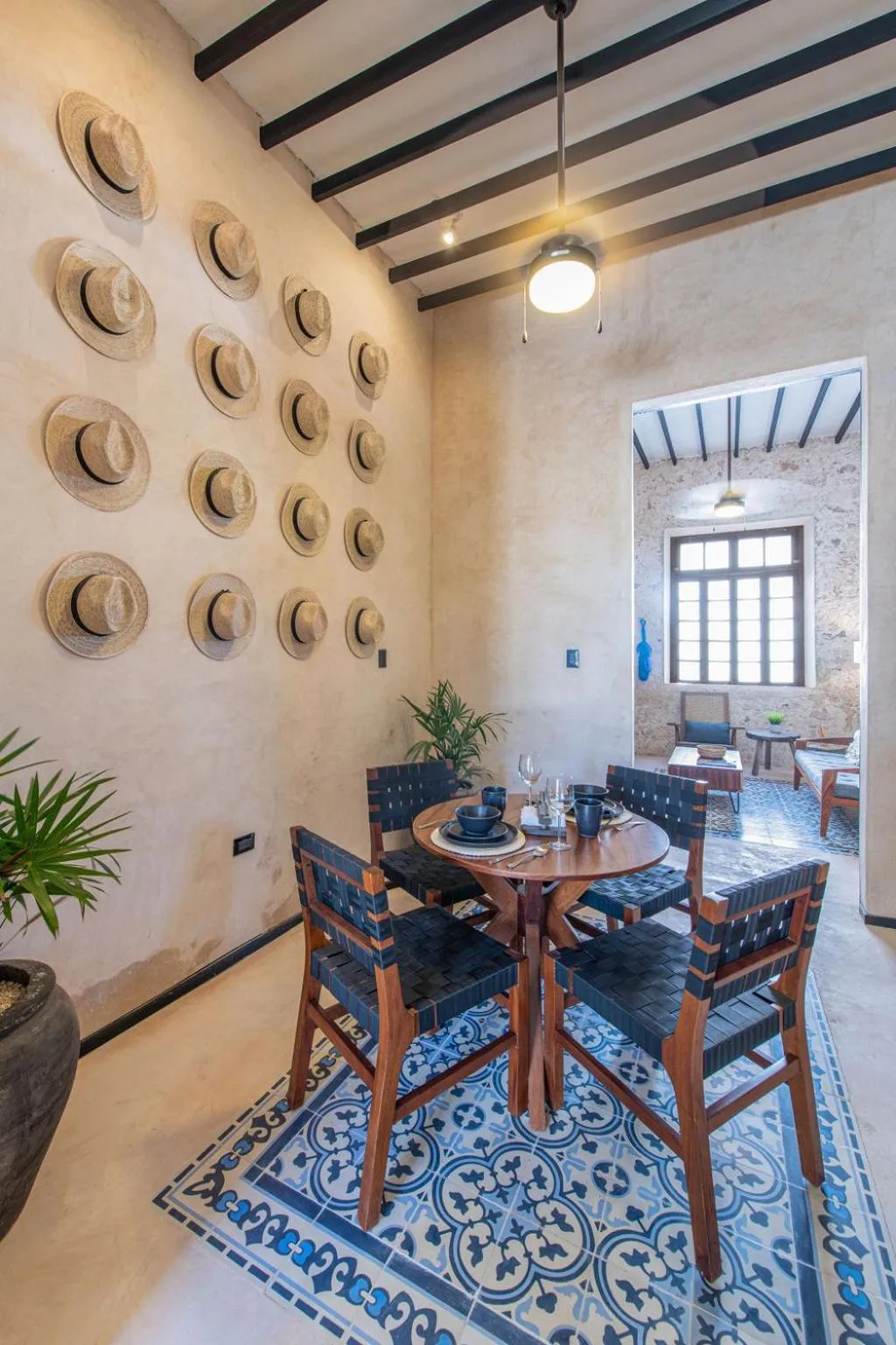 Dining area in FREE PRIVATE PARKING Casa Trova en Santa Lucía Centro Mérida