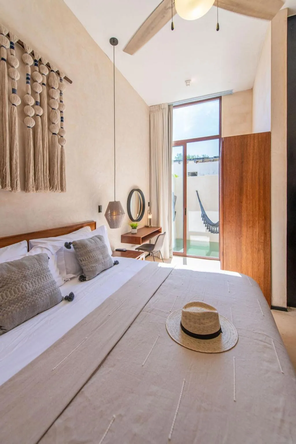 Bed in FREE PRIVATE PARKING Casa Trova en Santa Lucía Centro Mérida