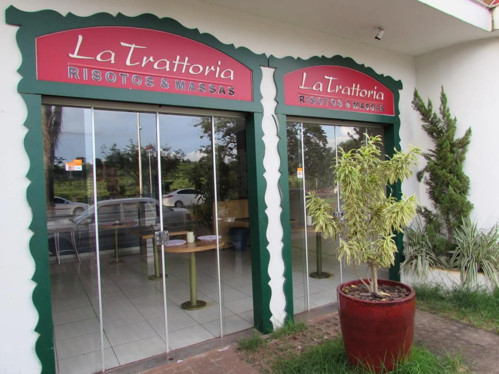 Restaurant/places to eat in Pousada Beira Rio