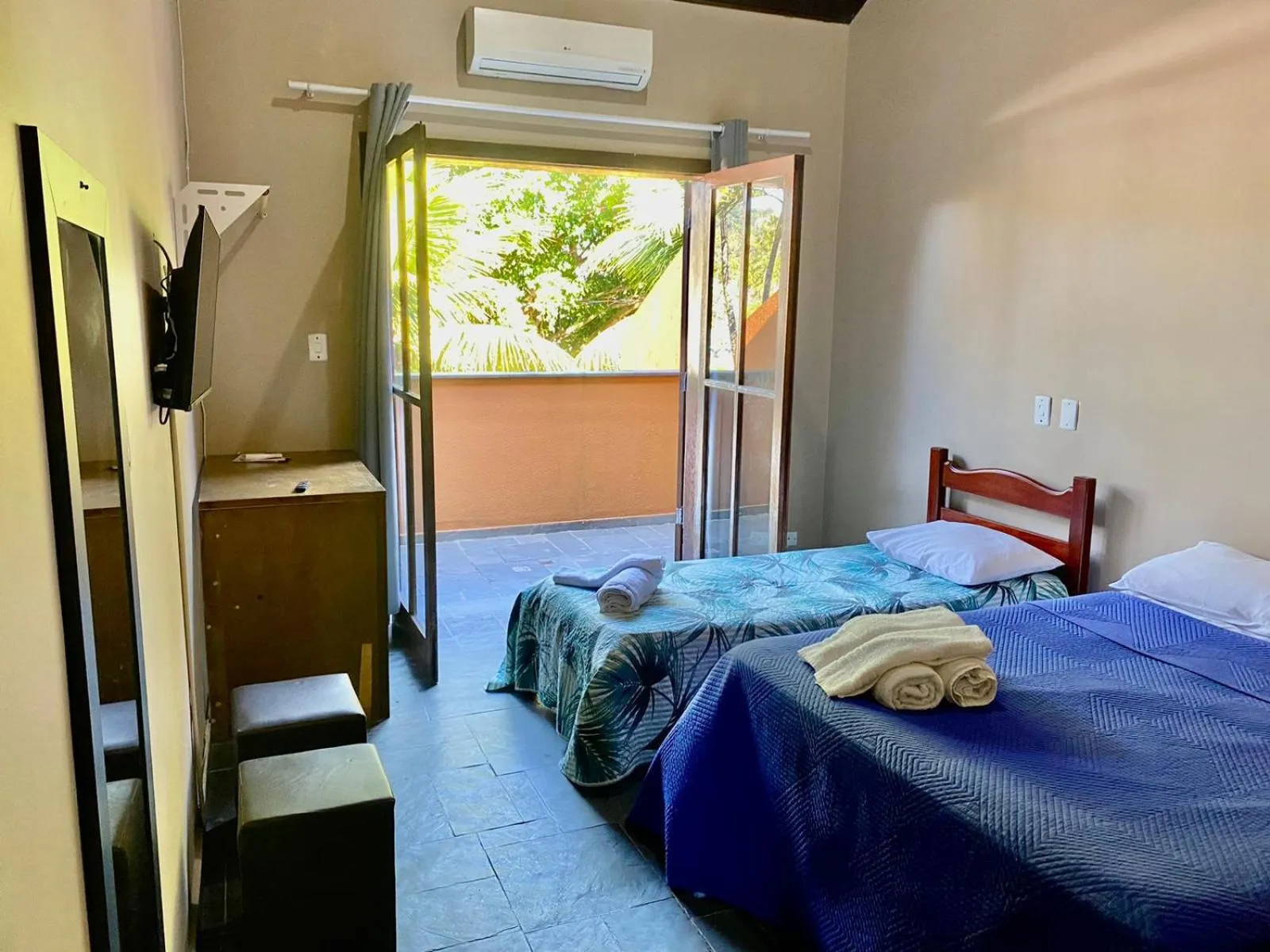 Property building, Bed in Pousada Ponta dos Corais