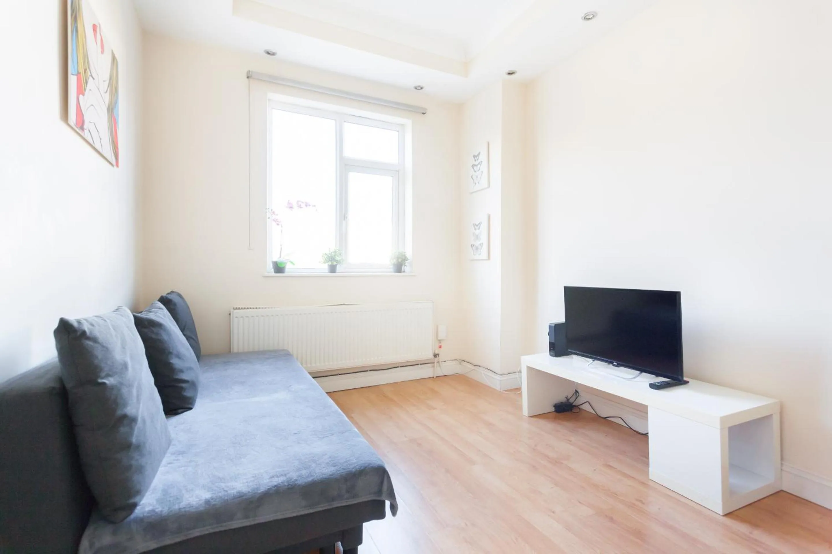 Living room in Euston Modern Apartments