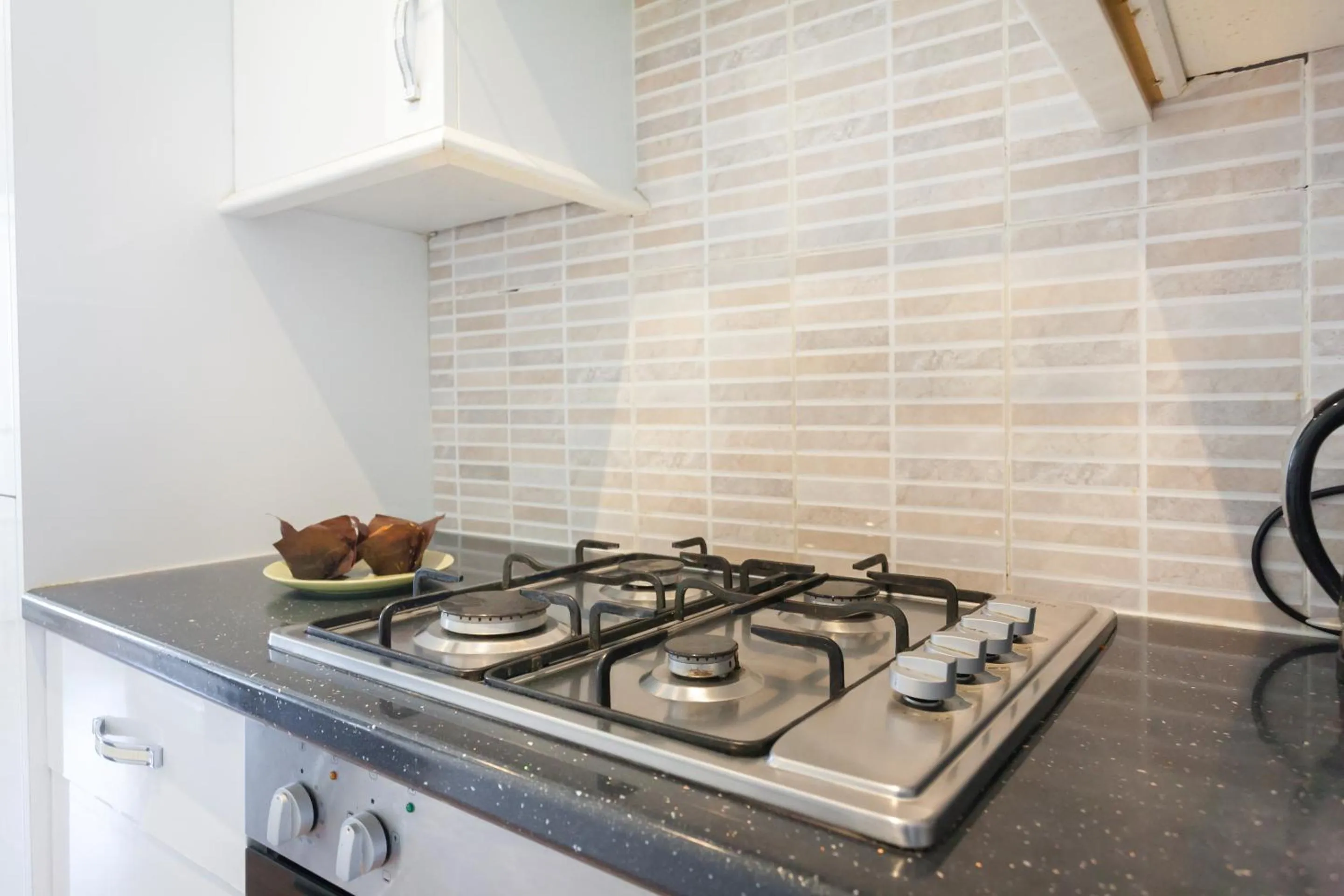 Kitchen or kitchenette in Euston Modern Apartments