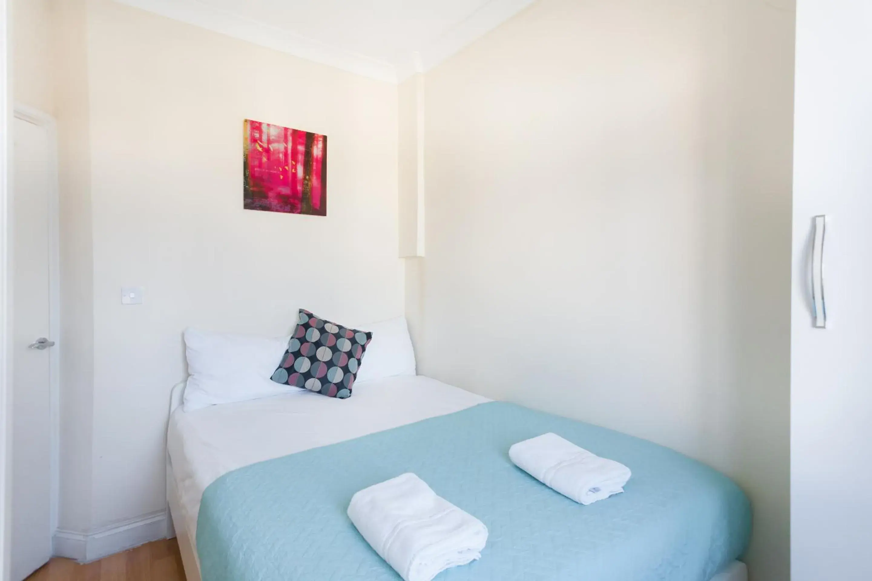 Bedroom in Euston Modern Apartments Bedroom in Euston Modern Apartments