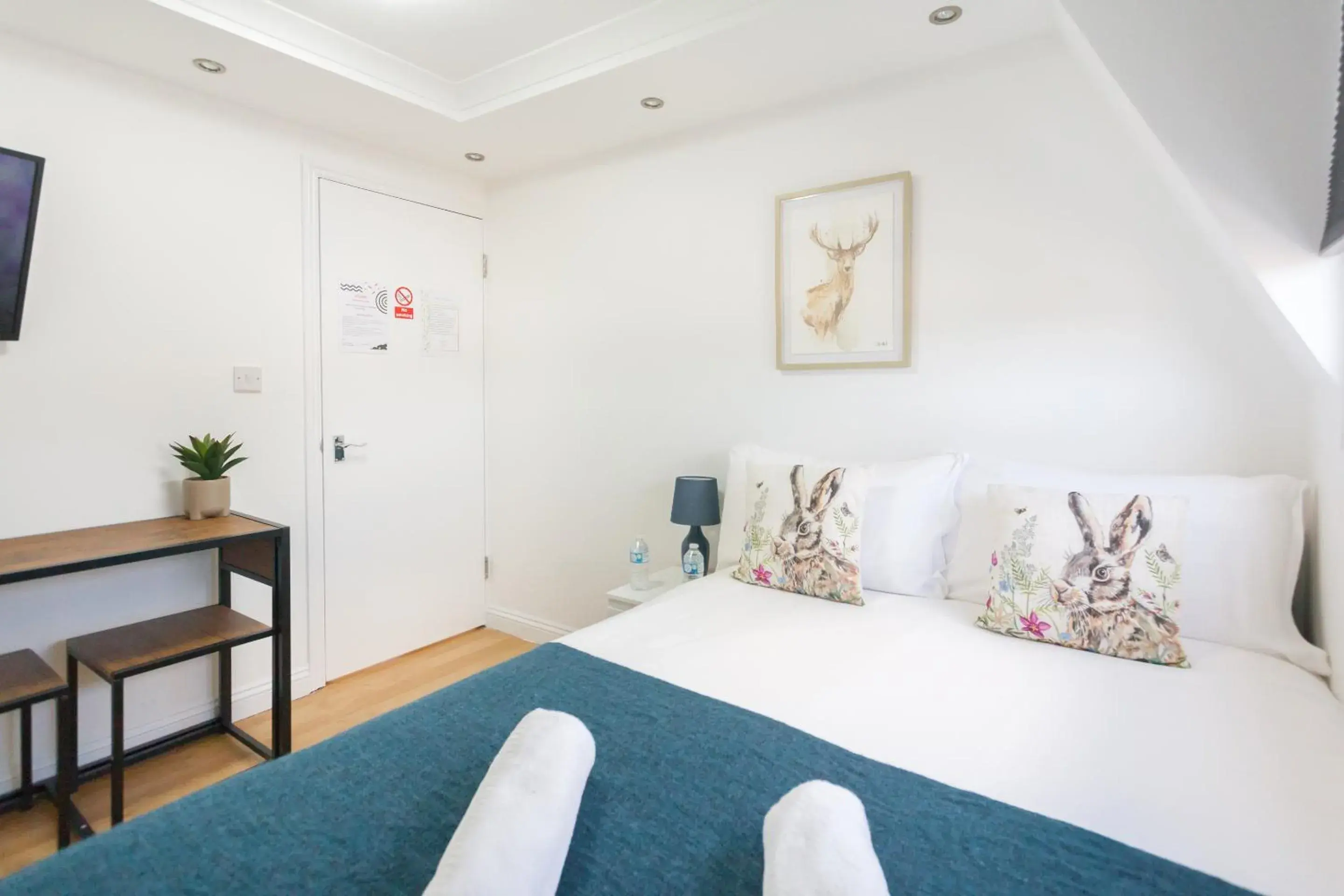 Bedroom in Euston Modern Apartments Bedroom in Euston Modern Apartments