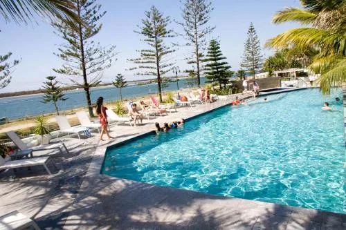 Silvershore Apartments on the Broadwater