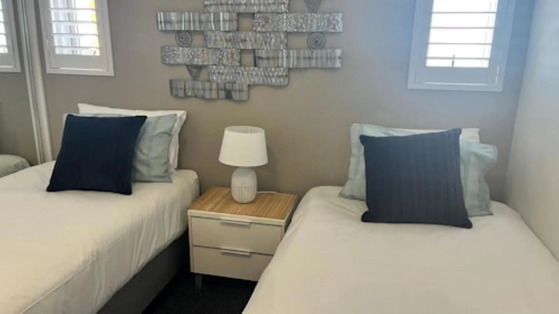 Bedroom, Bed in Silvershore Apartments on the Broadwater
