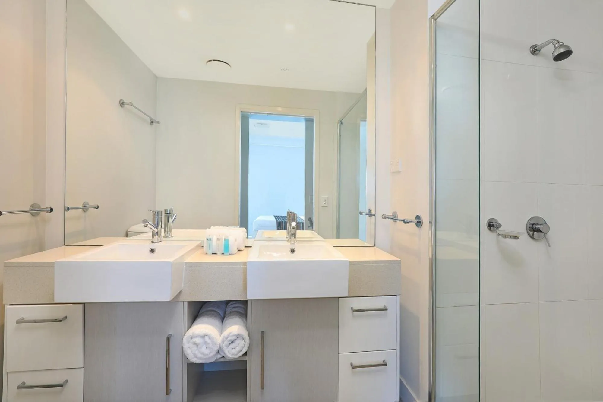 Bathroom in Silvershore Apartments on the Broadwater