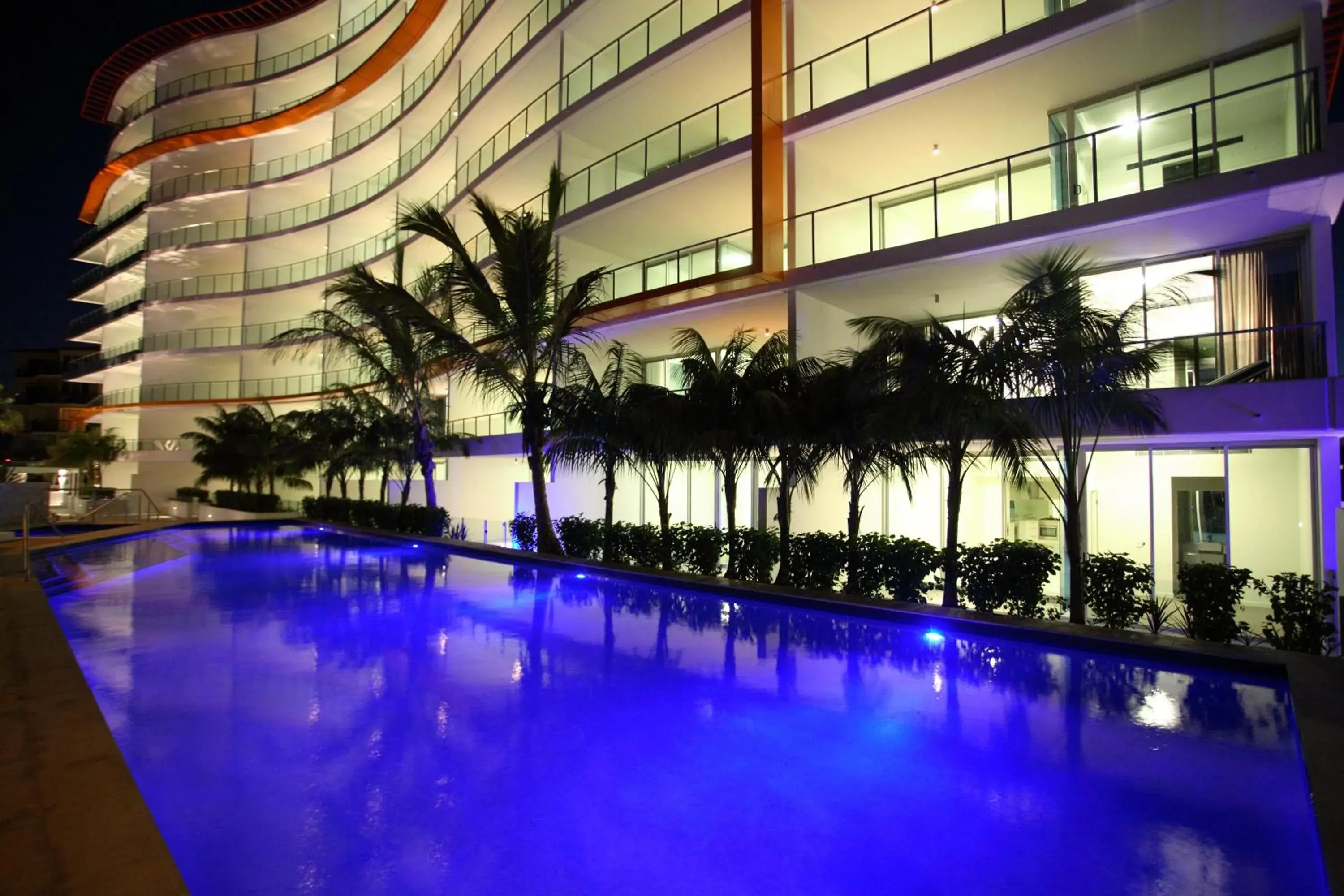 Property building in Silvershore Apartments on the Broadwater Property building in Silvershore Apartments on the Broadwater