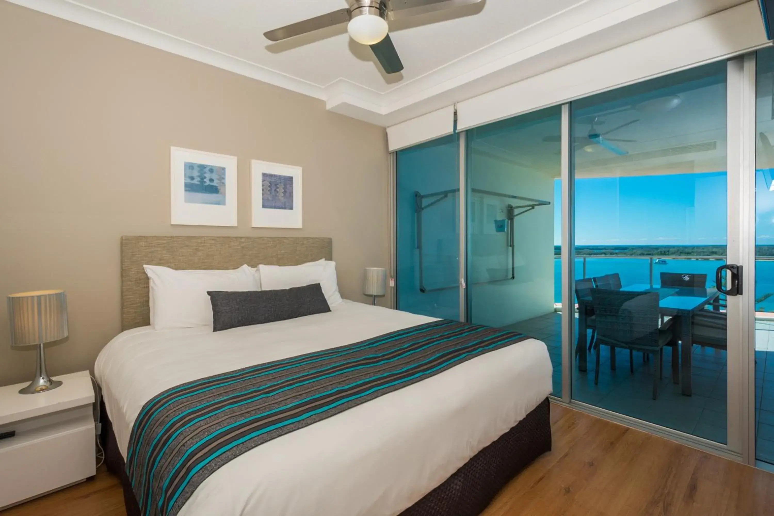 Bedroom, Bed in Silvershore Apartments on the Broadwater Bedroom, Bed in Silvershore Apartments on the Broadwater