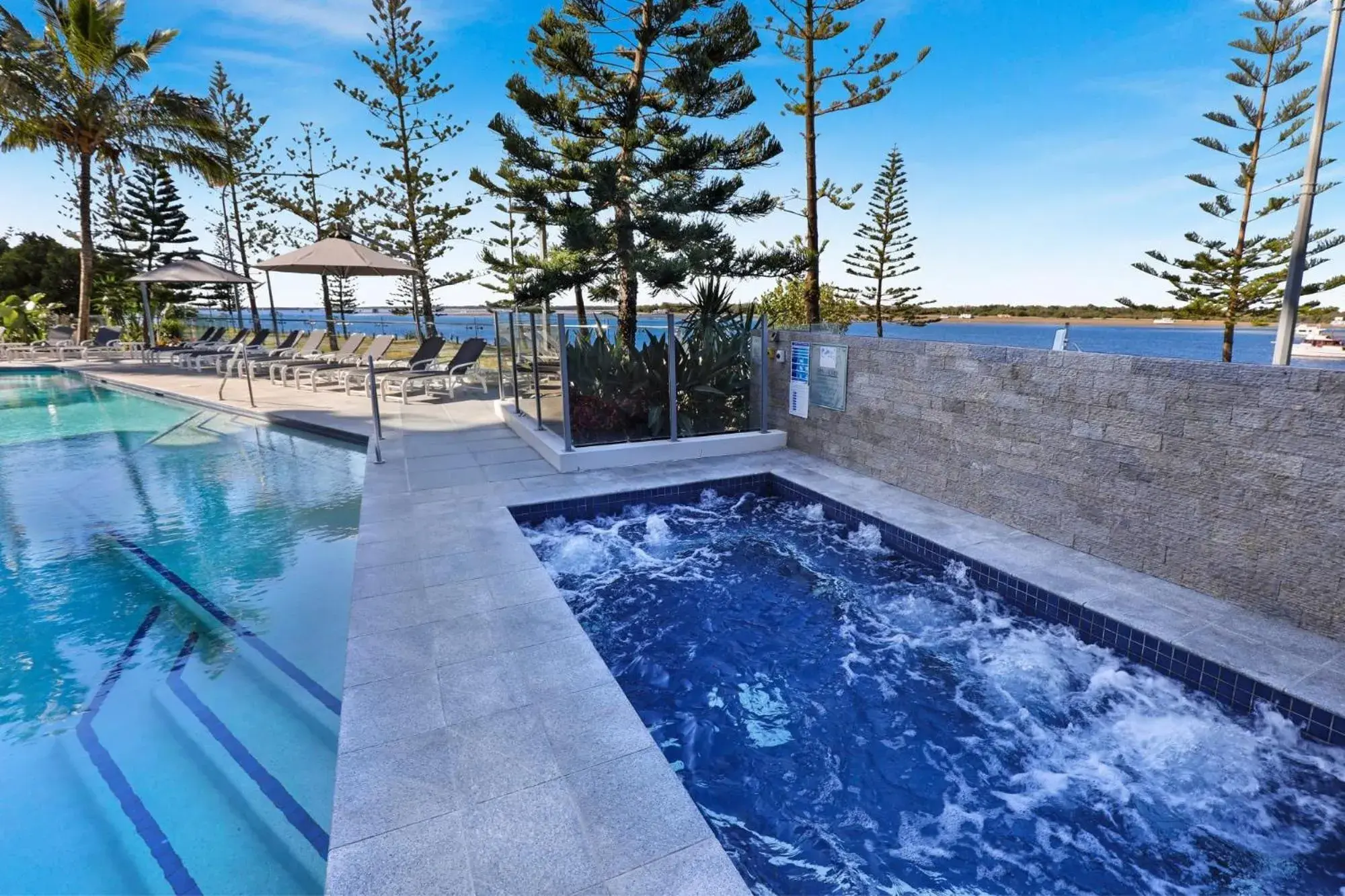 Swimming pool in Silvershore Apartments on the Broadwater Swimming pool in Silvershore Apartments on the Broadwater