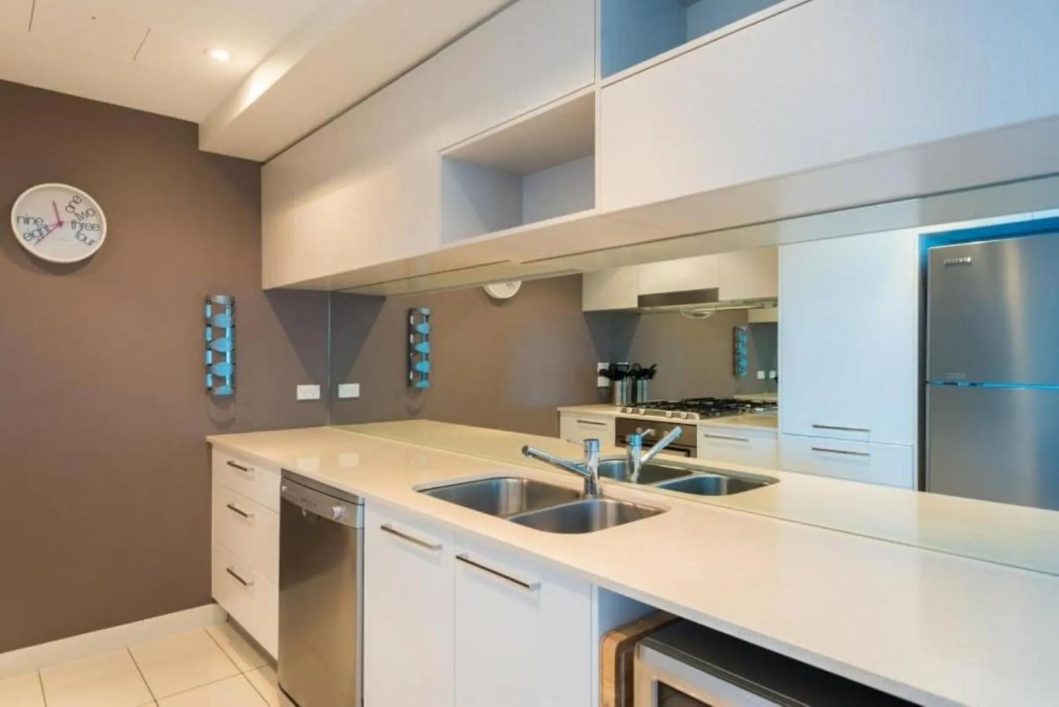 kitchen in Silvershore Apartments on the Broadwater