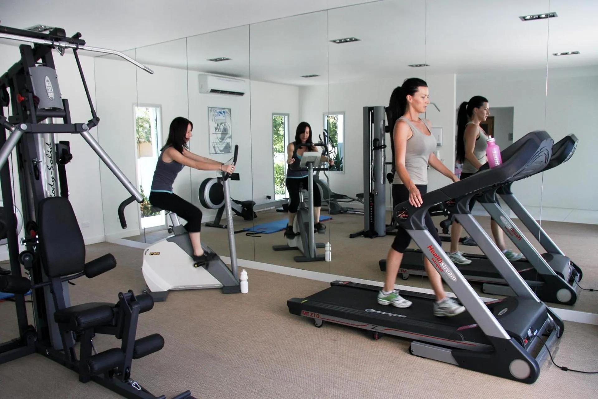 Fitness centre/facilities in Silvershore Apartments on the Broadwater