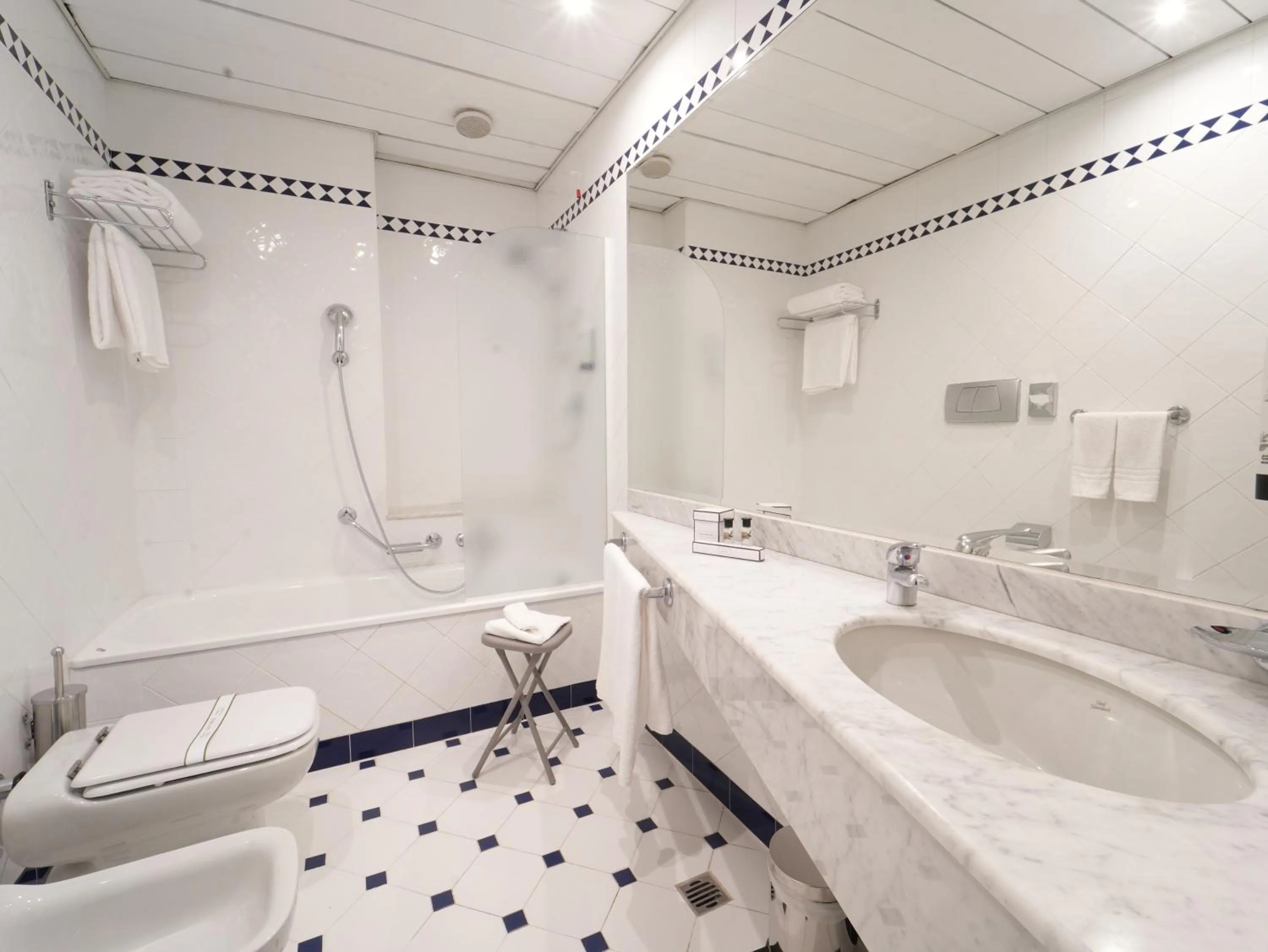 Bathroom in Cavallo Hotel Verona Est