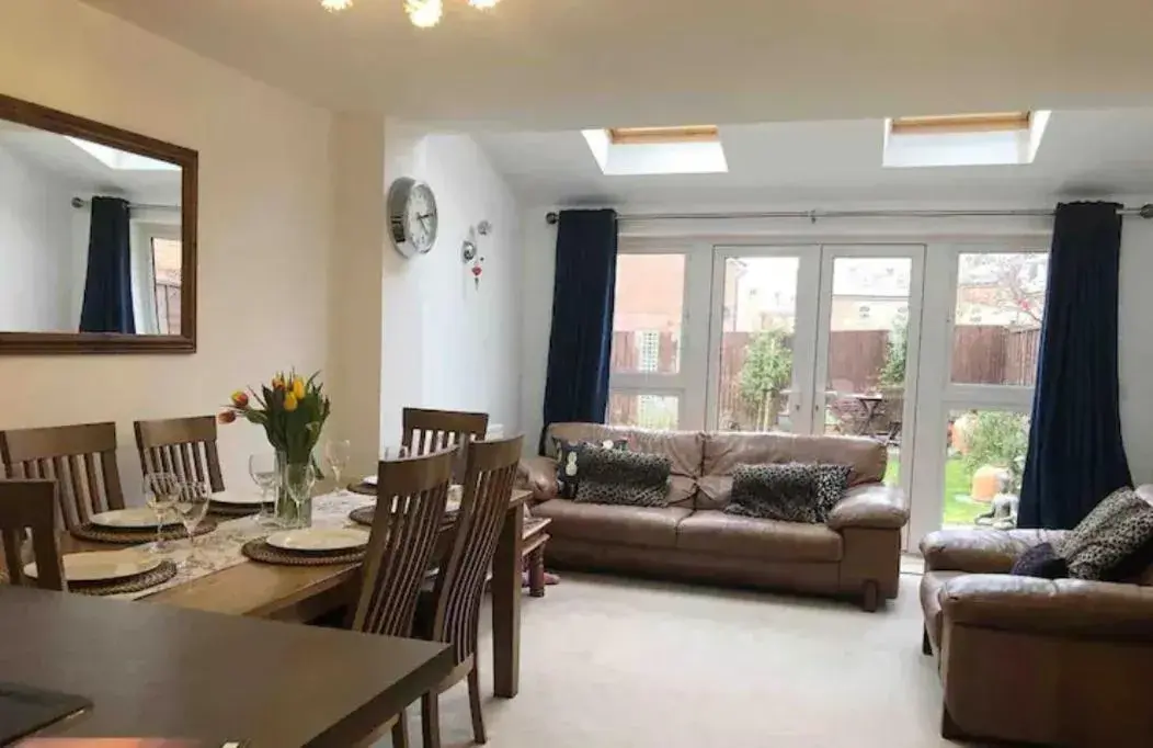 4 bedroom house in seaside town 4 bedroom house in seaside town