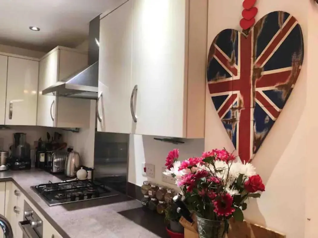 4 bedroom house in seaside town