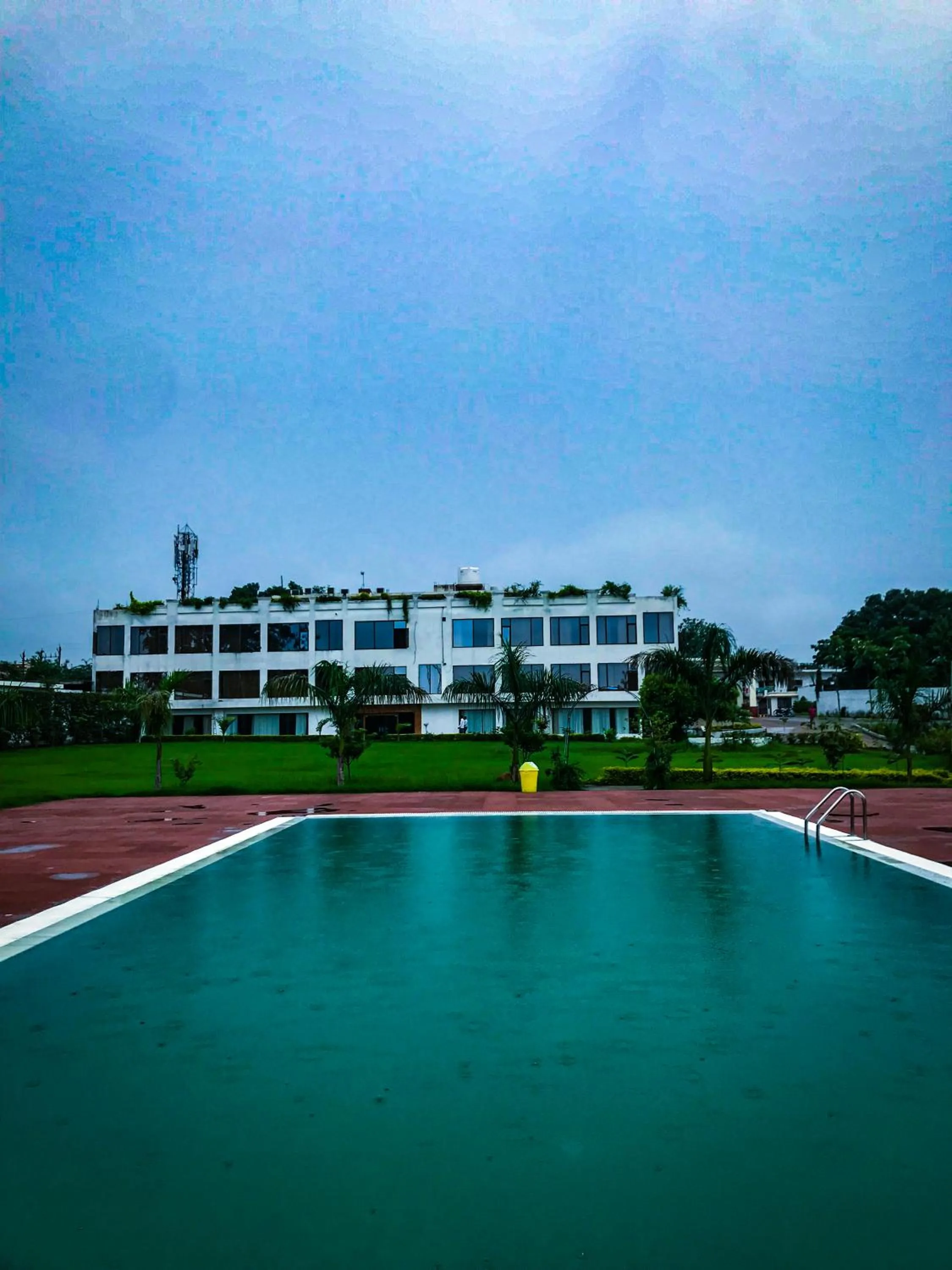Swimming pool in Gautam Hotels & Resorts