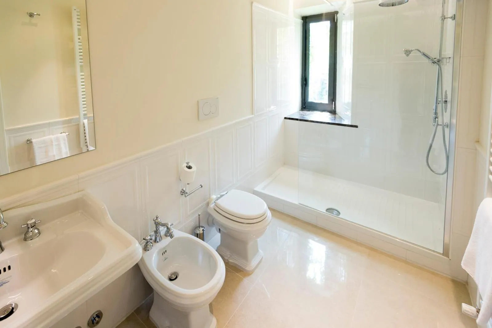 Bathroom in Palazzo Lorenzo Hotel Boutique & Spa