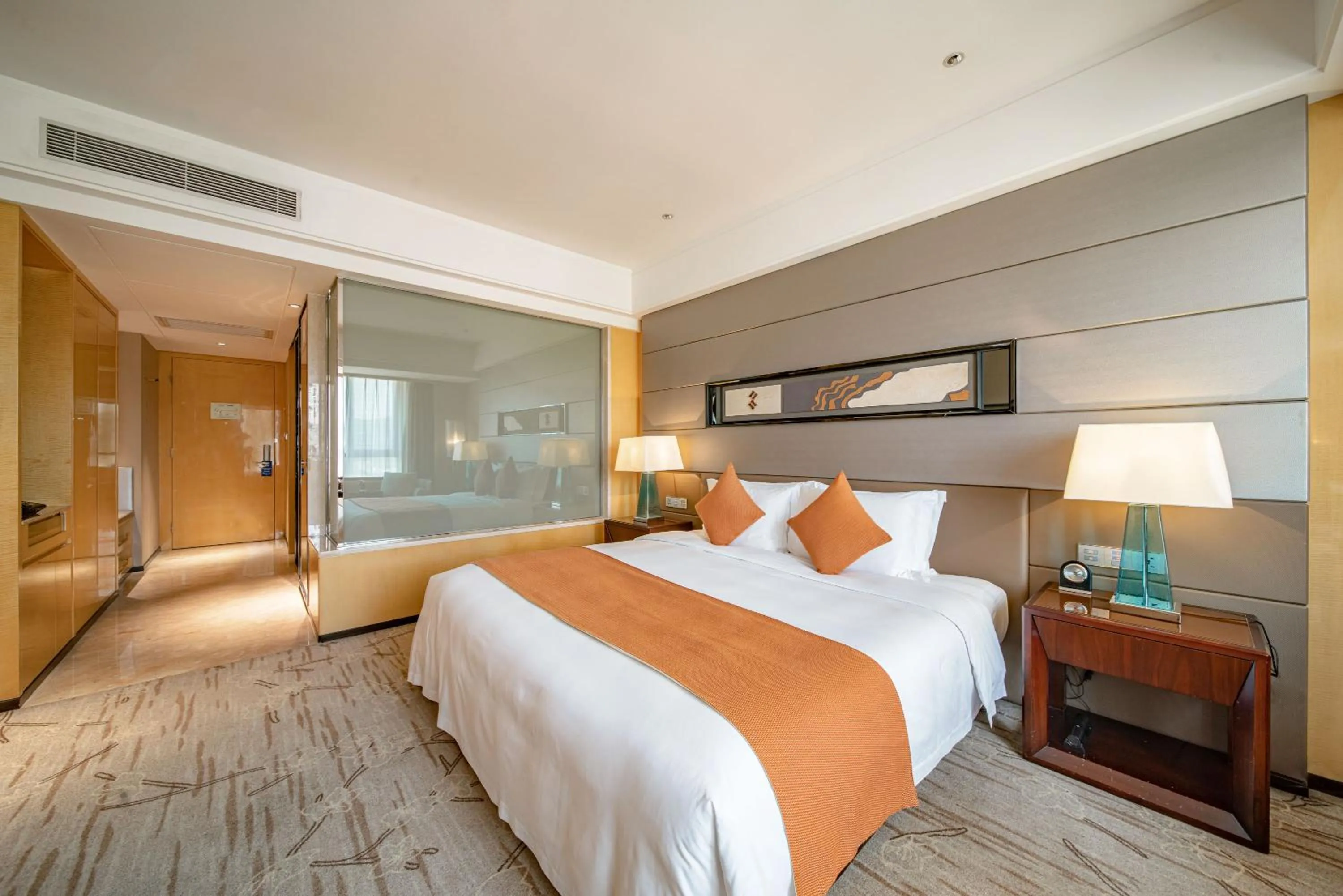 Bed in Swissôtel Guangzhou