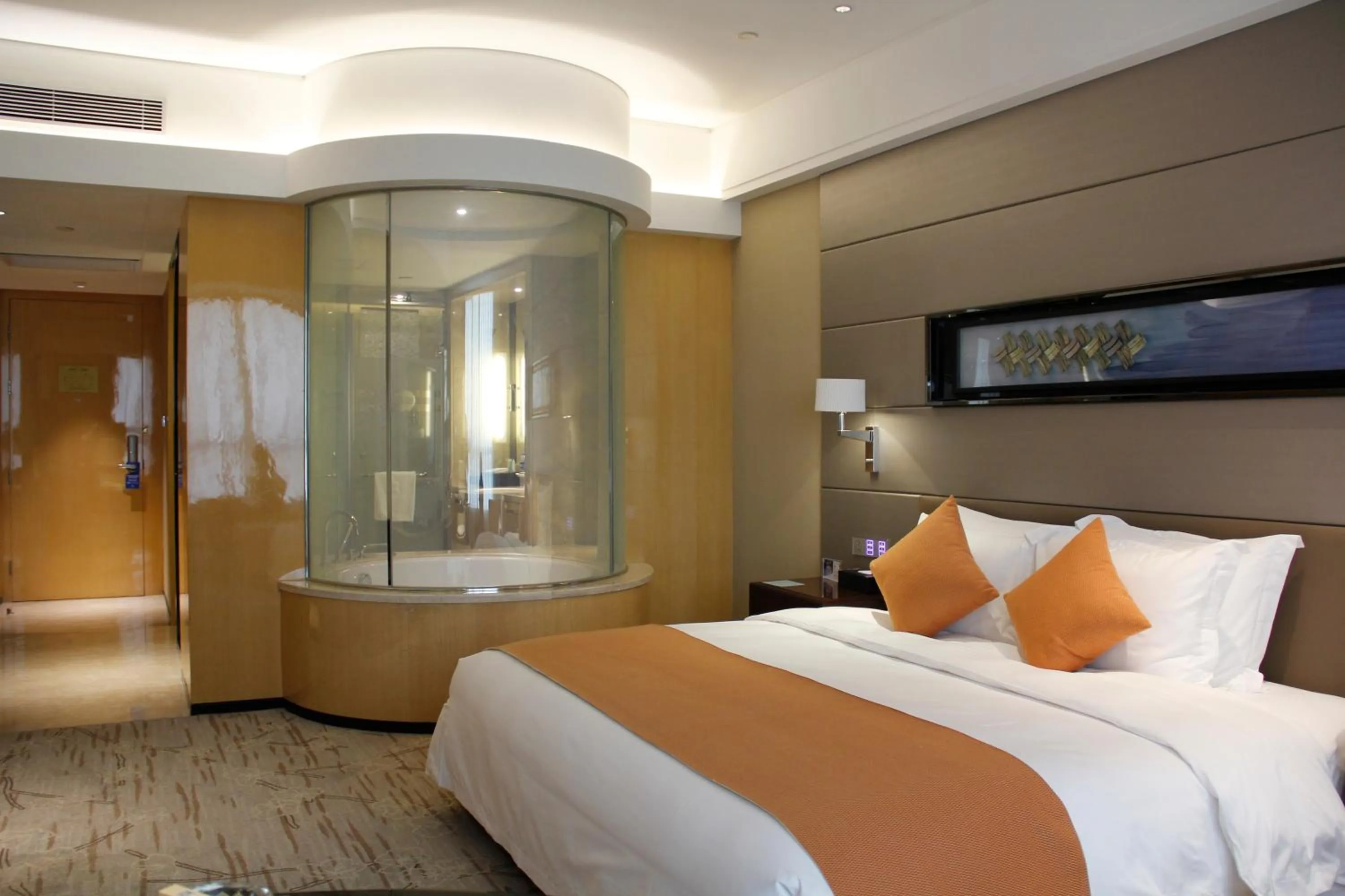 Bedroom, Bed in Swissôtel Guangzhou