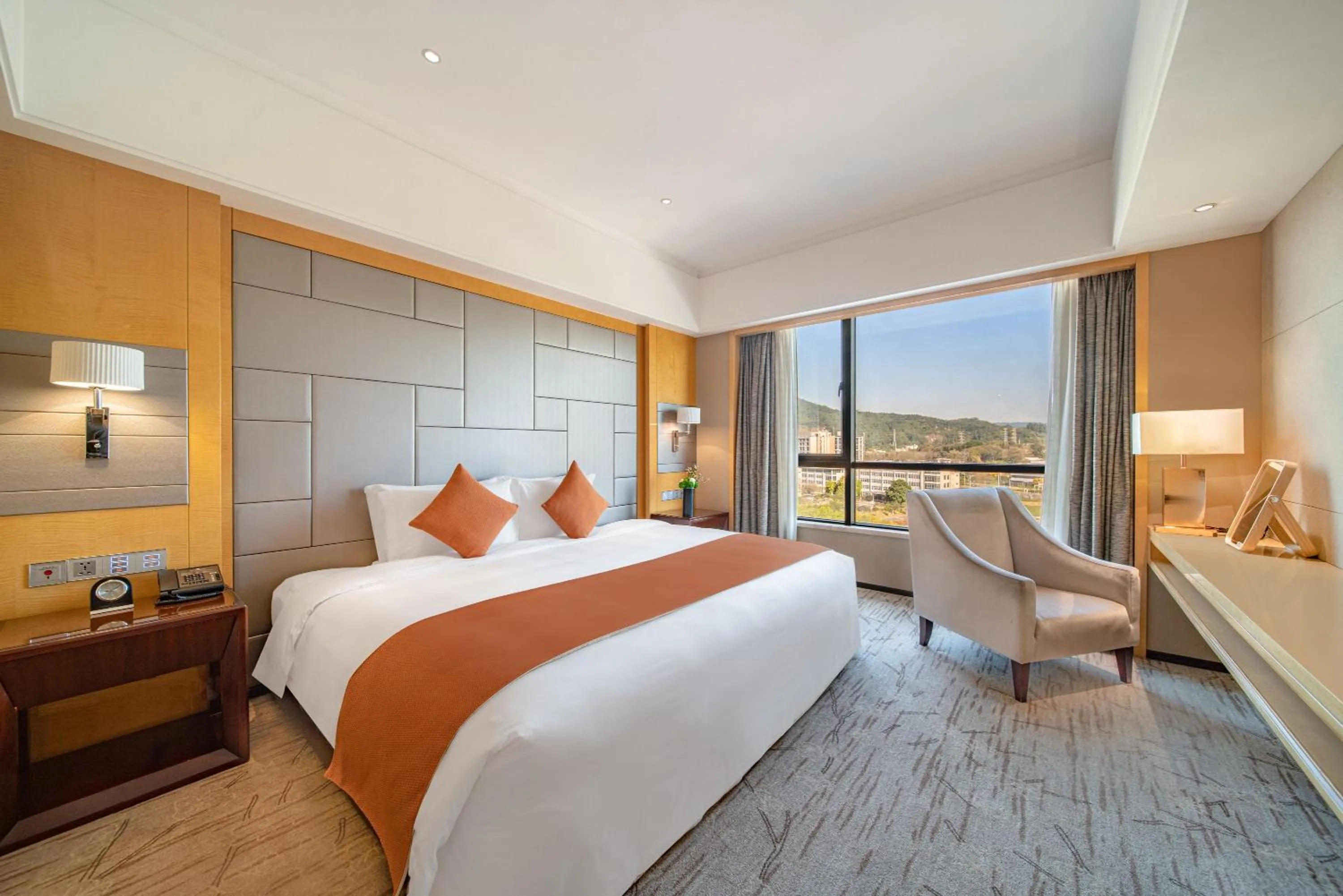 Bed in Swissôtel Guangzhou