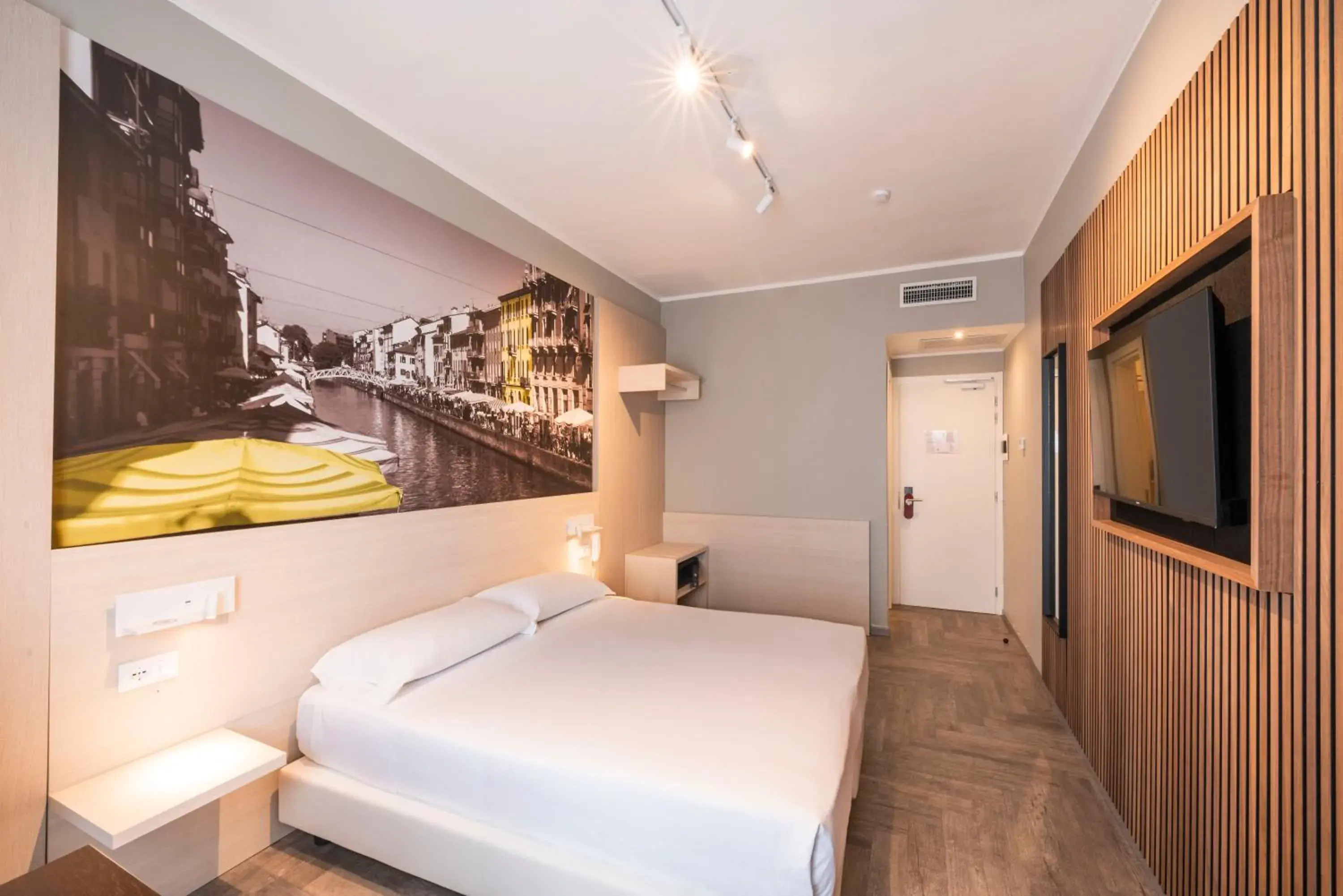 Bed in Kleos Hotel Milano Città Studi by Kleos Group Collection Bed in Kleos Hotel Milano Città Studi by Kleos Group Collection