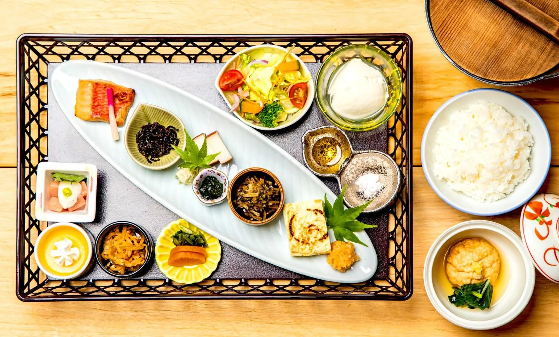 Breakfast in Komatsuya Hachinobou