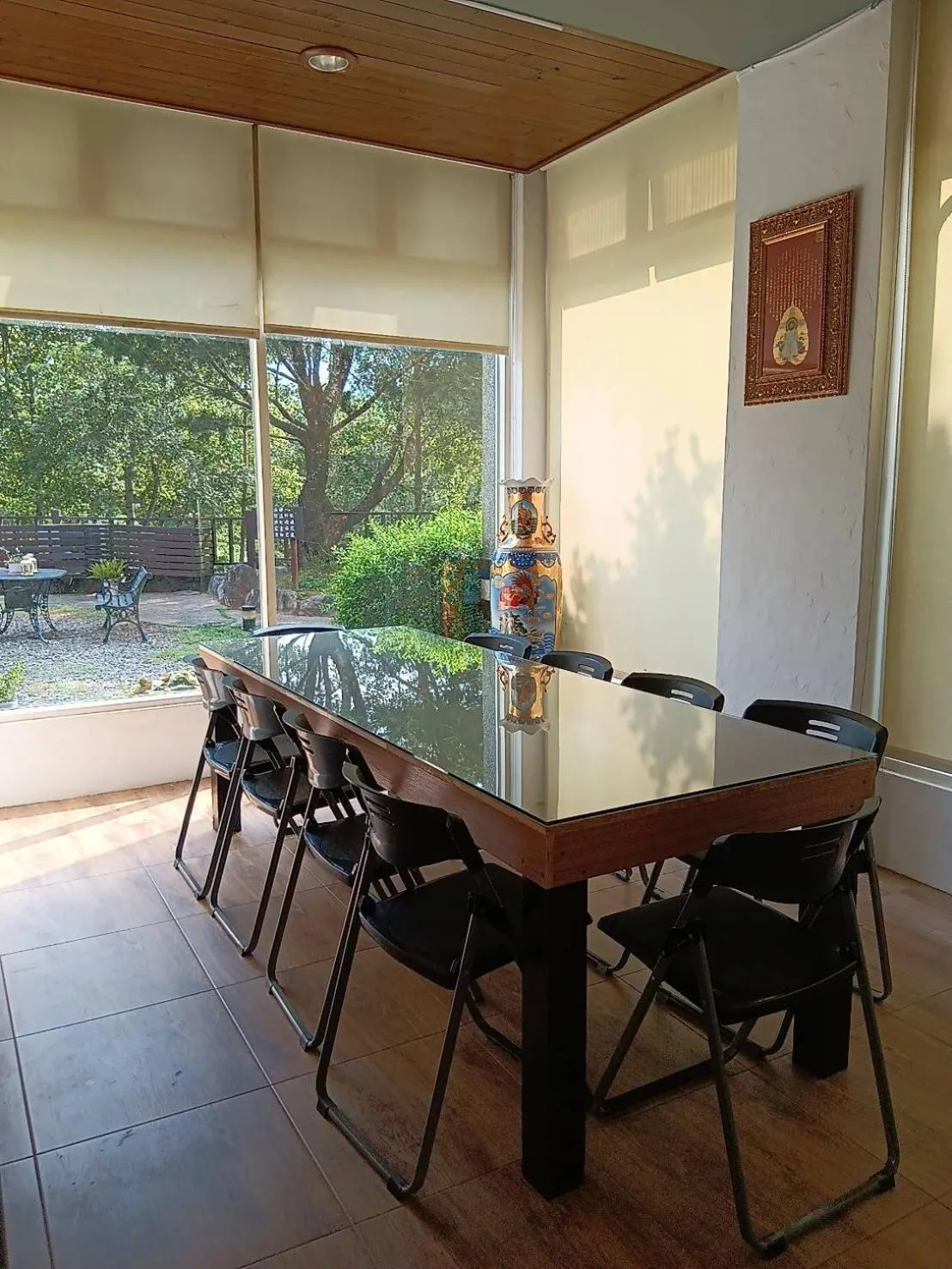 Seating area in Zen and Pine Resort