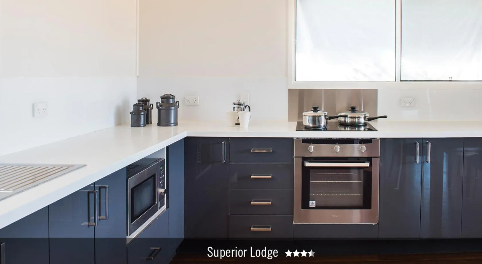 Kitchen or kitchenette in Saltbush Retreat